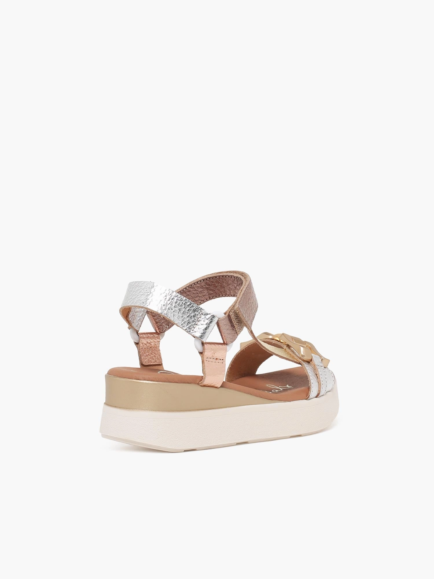 5420 Multi Metal Lea walking for leisure