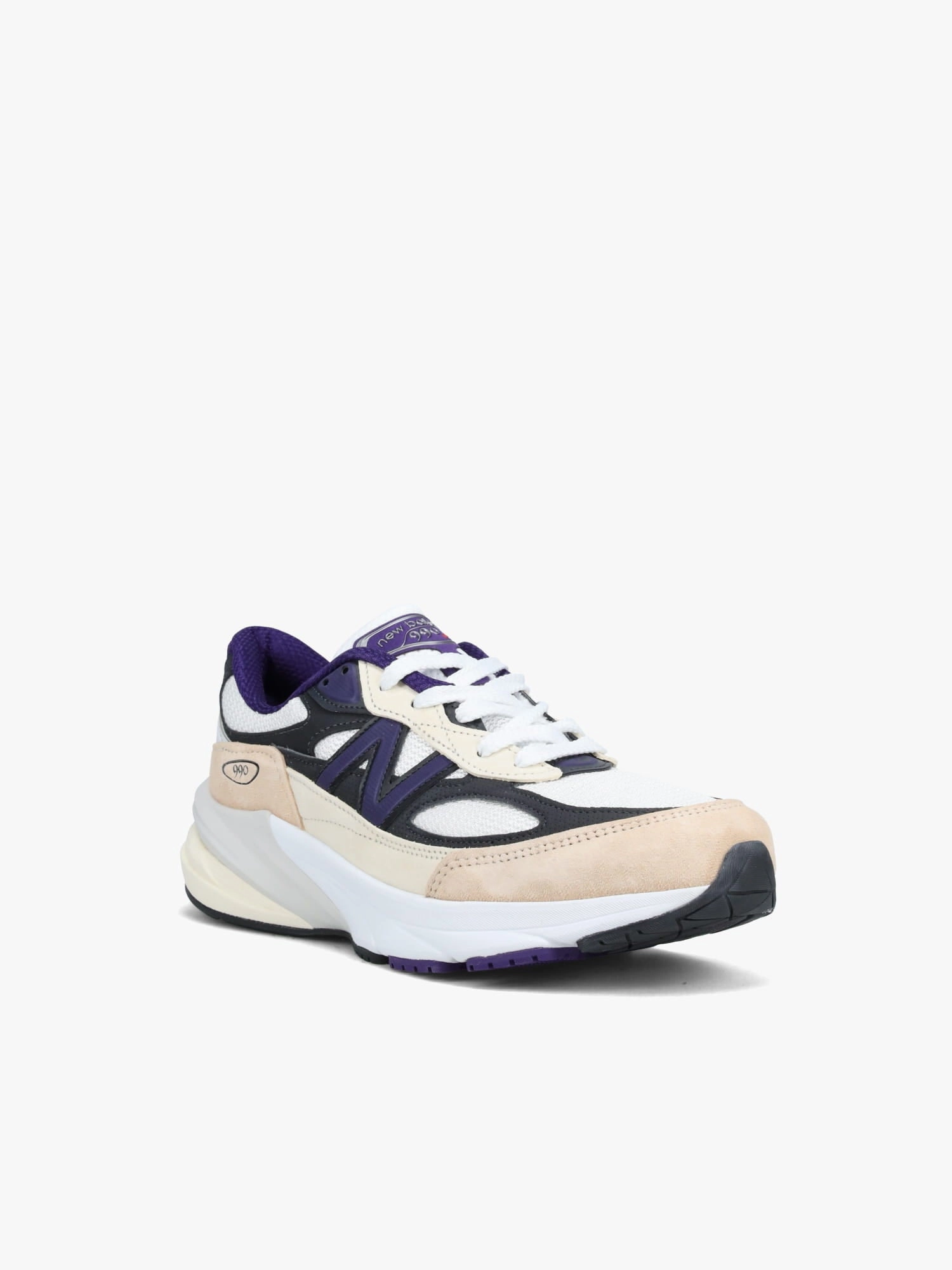 990v6 Wht Blk plum EverydayUse