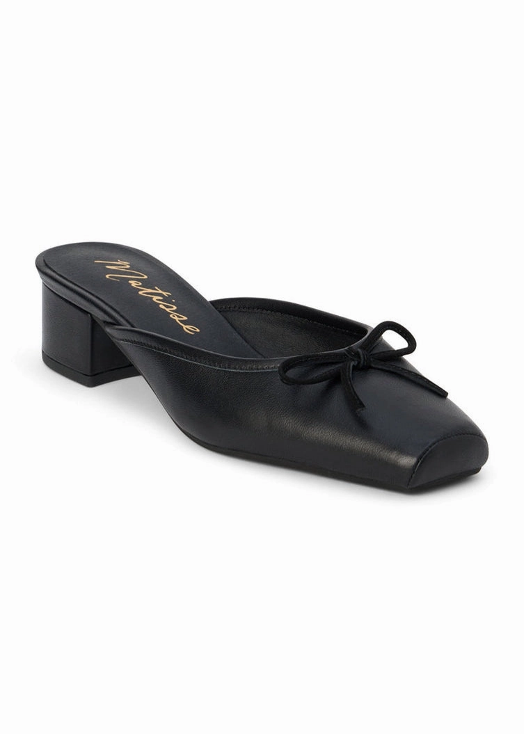 daily commuters Basilio Heeled Mule - Black