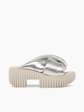 Abrasion Resistant Toe Cap Plia Anda Champagne Metallic Sheep Lea Minimal Edge Dog Jog Plia Anda Champagne Metallic Sheep Lea