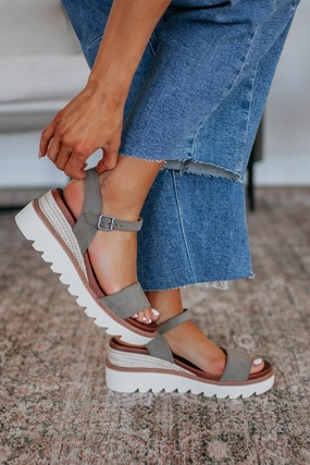 Advanced Impact Protection Staying Selective Sandals - Taupe Mix Staying Selective Sandals - Taupe Mix Block Walk Power Base