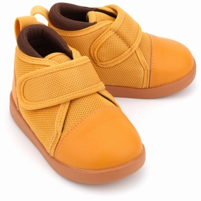 Agent Sandstone Squeaky Tan Shoes Version 2 2025 Neutral Agent Sandstone Squeaky Tan Shoes Version 2 2025 Desert Path Adjustable Closure