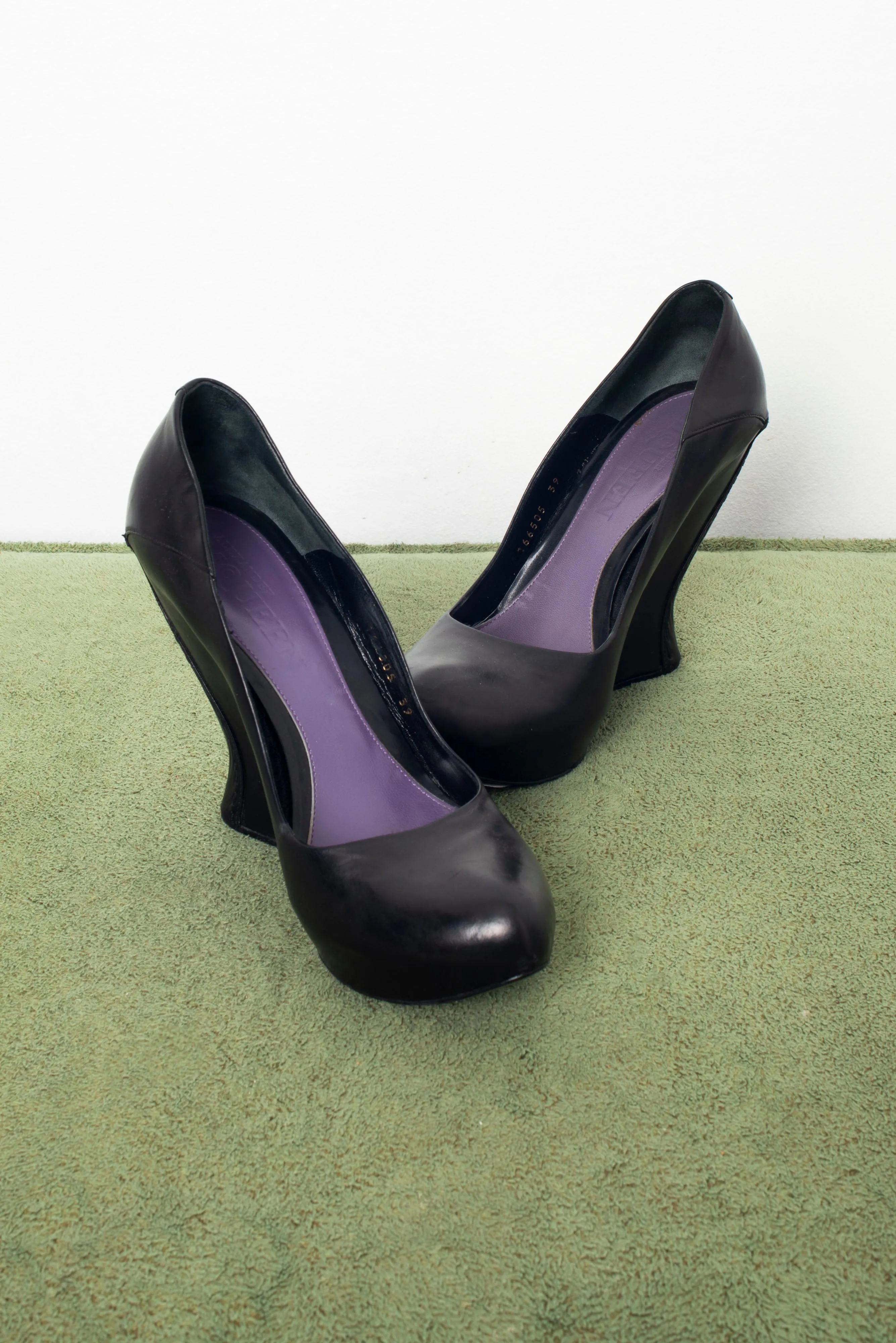 Alexander McQueen black leather Armadillo platform heels size 39