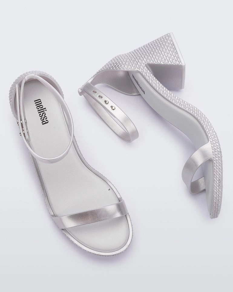 students' preferences golfers' accuracy Lux Heel - Metallic Silver/White