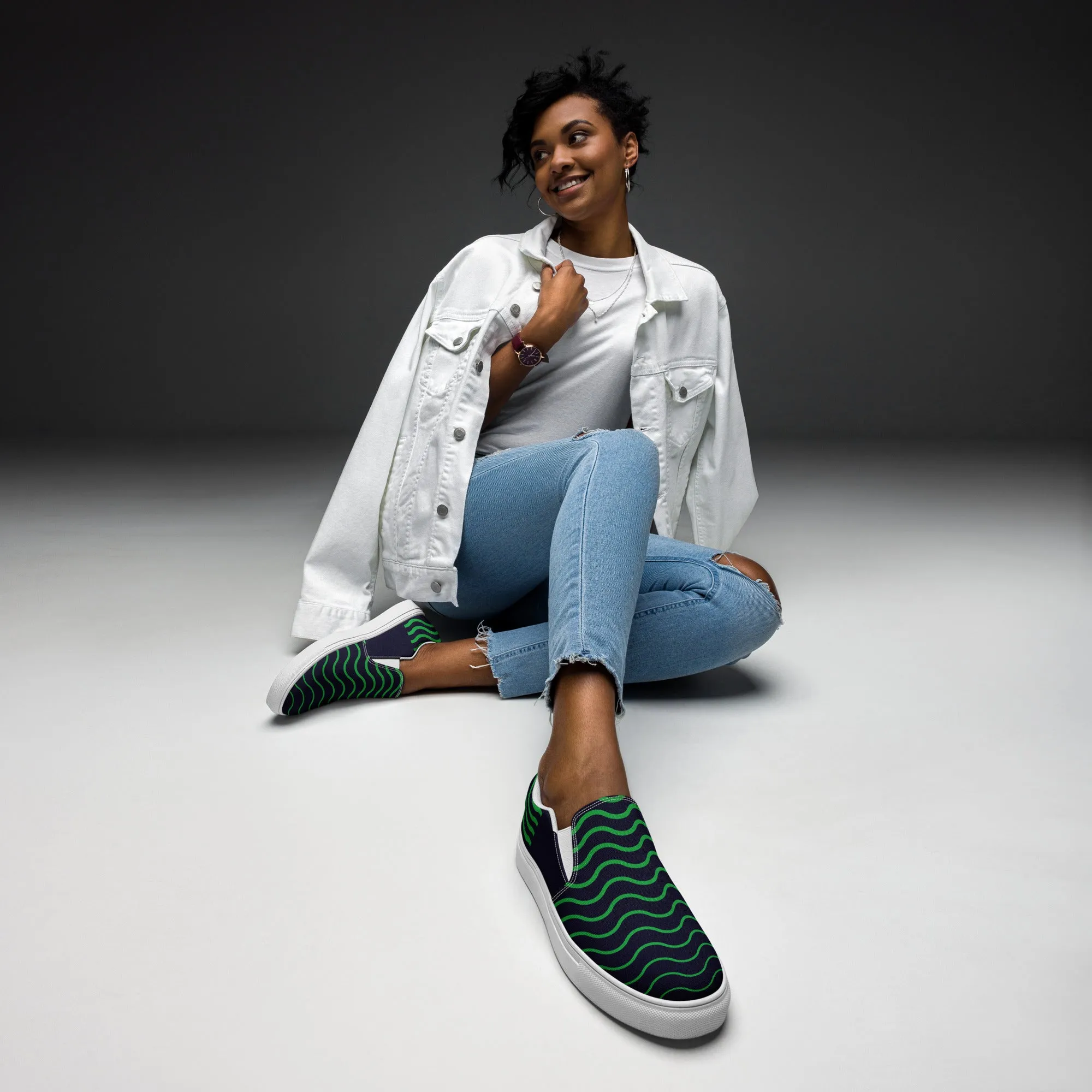 BE LIKE WATER Women’s Slip-On Canvas Shoes