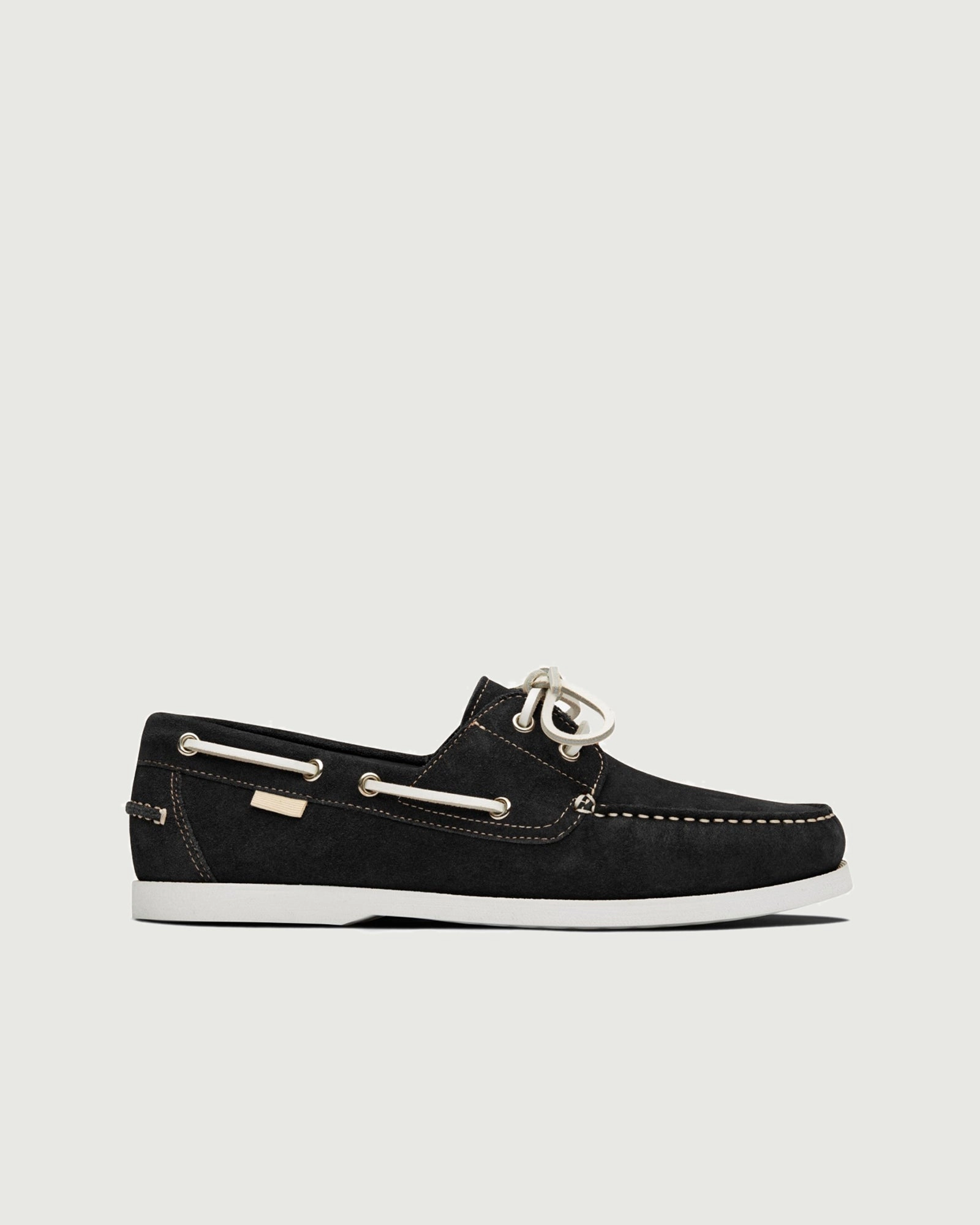 Boat | Black Hypoallergenic Lining Low Profile Design