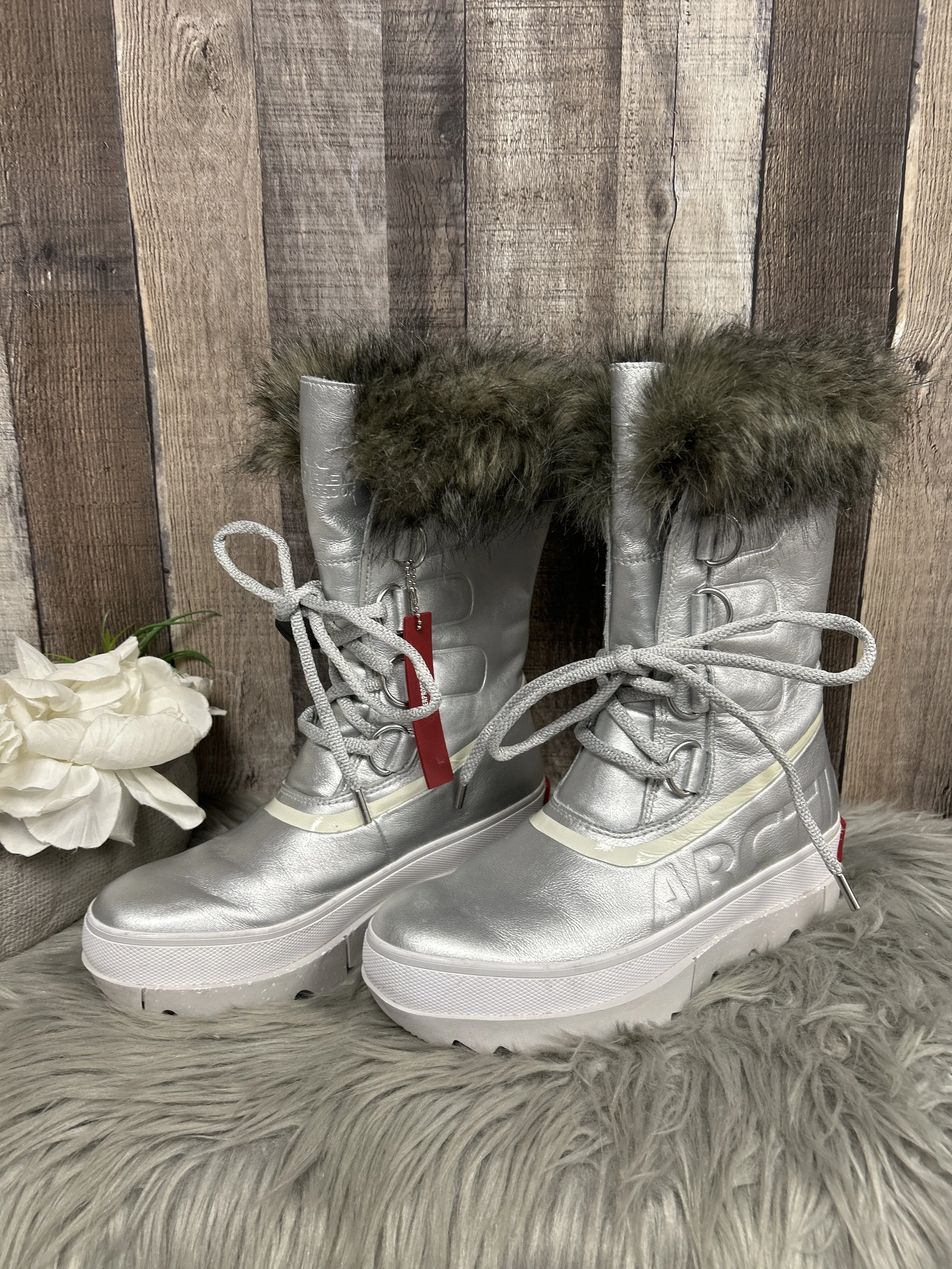 Boots Snow By Sorel  Size: 8.5