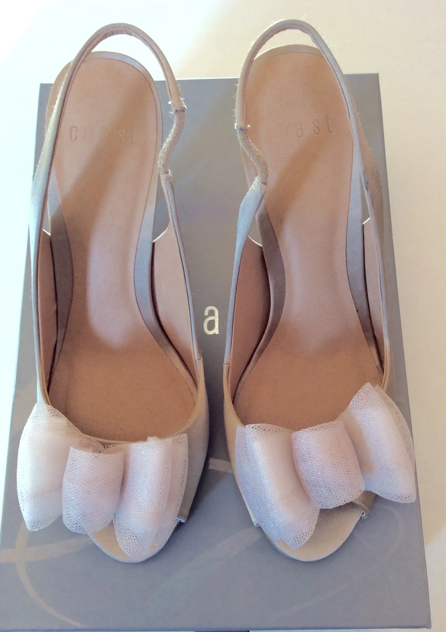Brand New Coast Isla Natural Satin Peeptoe Slingback Heels Size 5/38