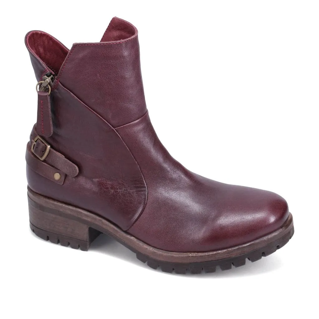 Bueno Women's Fallon Boots- Merlot