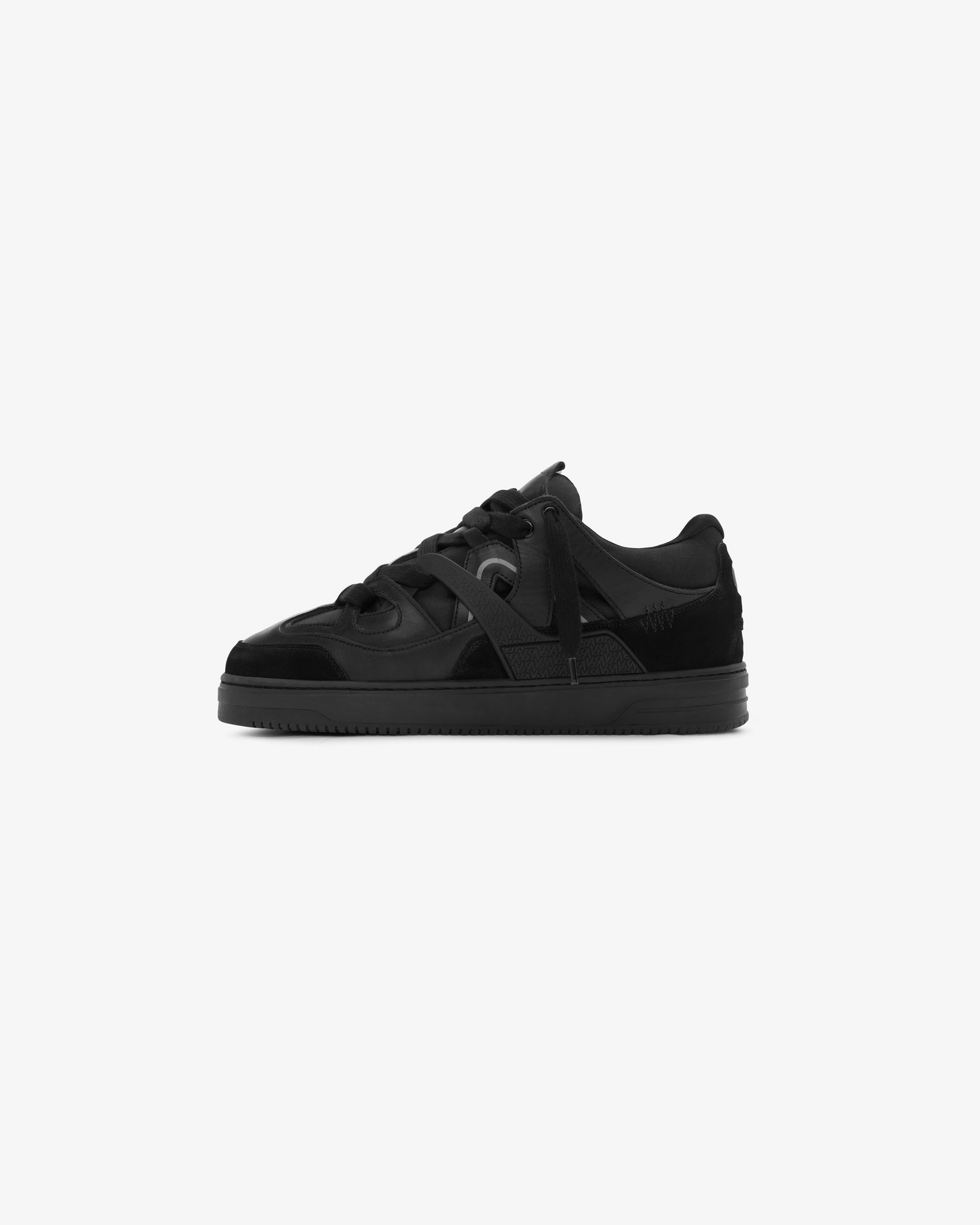 long - lasting Bully Sneaker - Triple Black