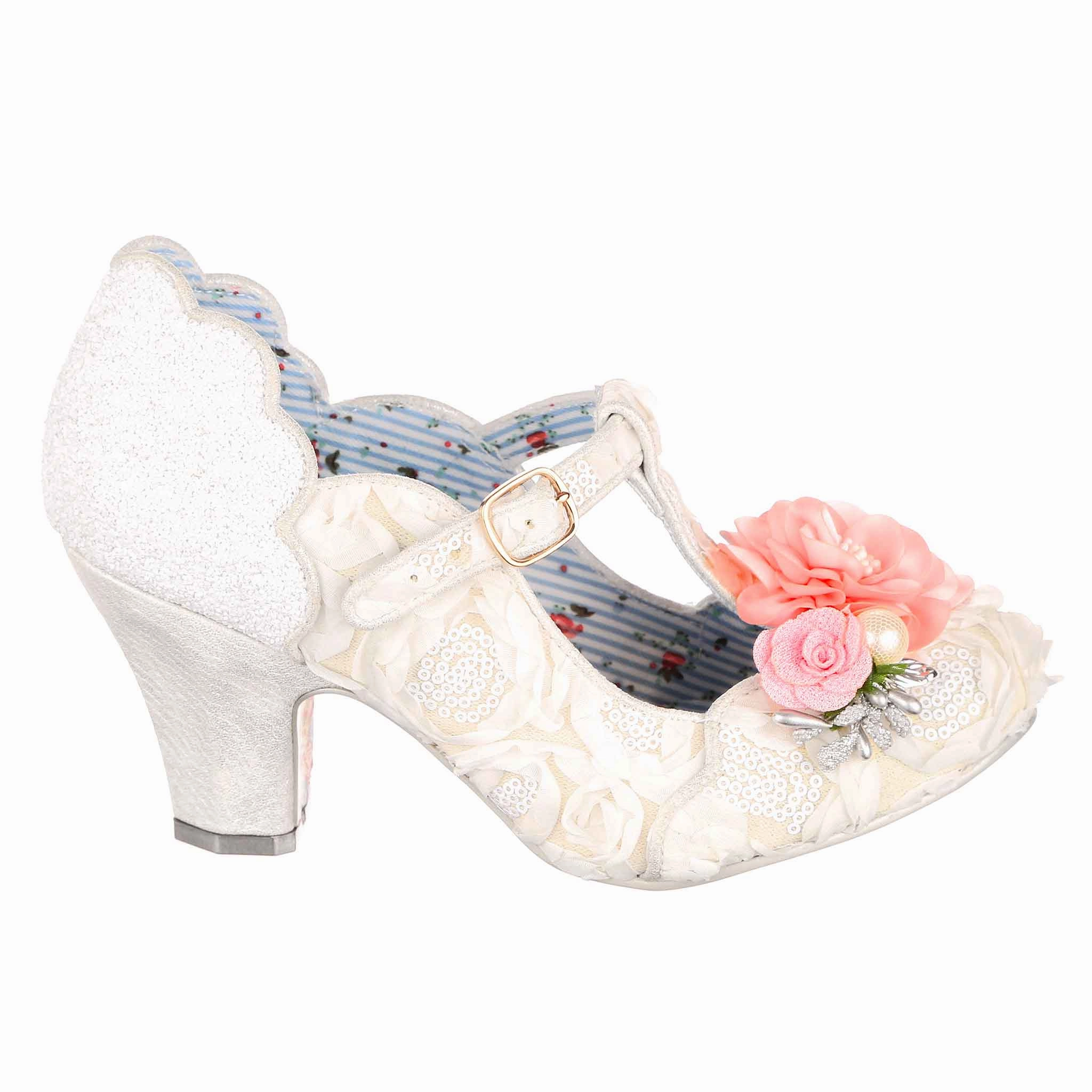 Stylish Straps High Fashion Shoes Carriage Ride