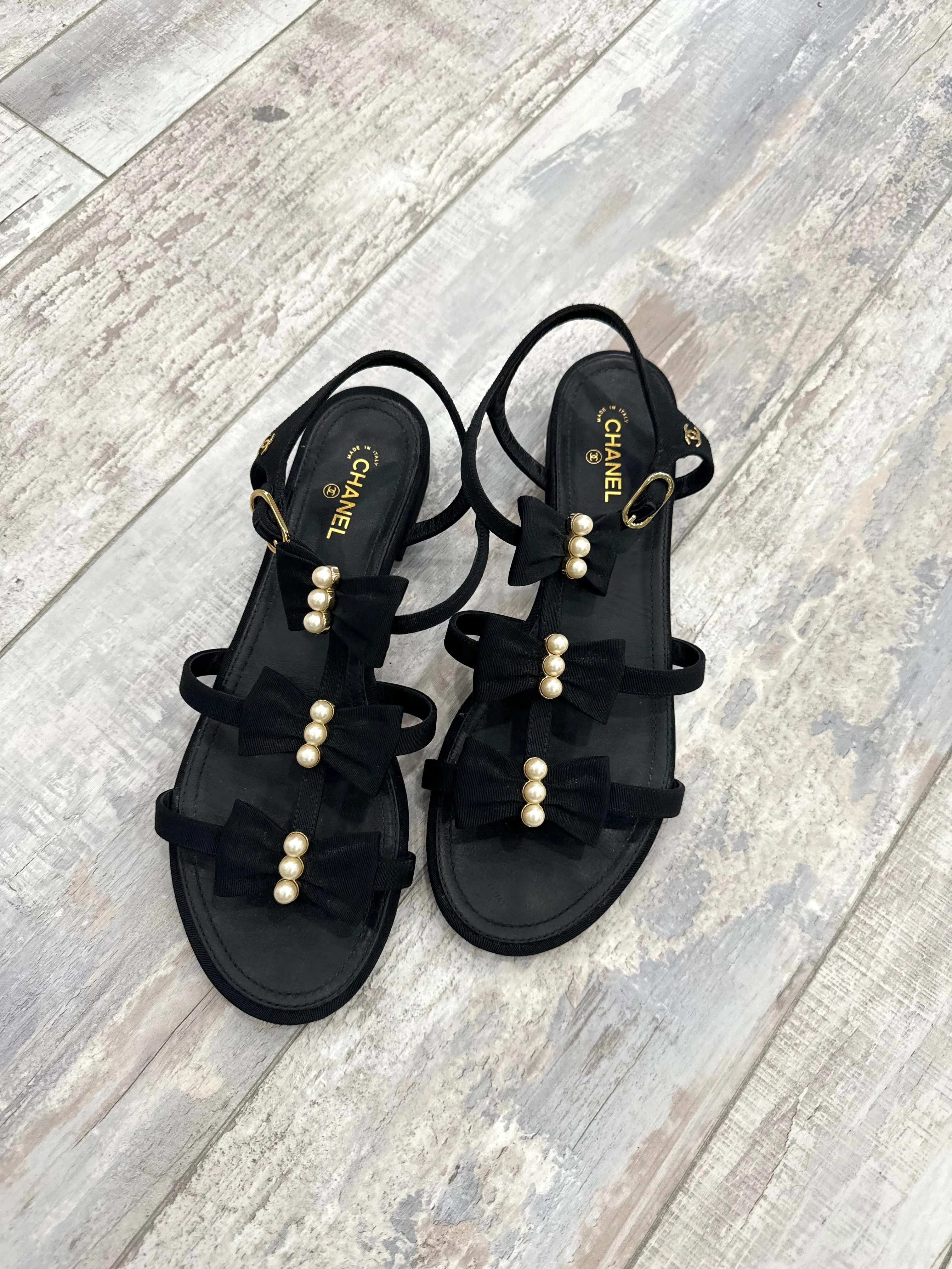 CHANEL CC PEARL BOW GLADIATOR SANDALS