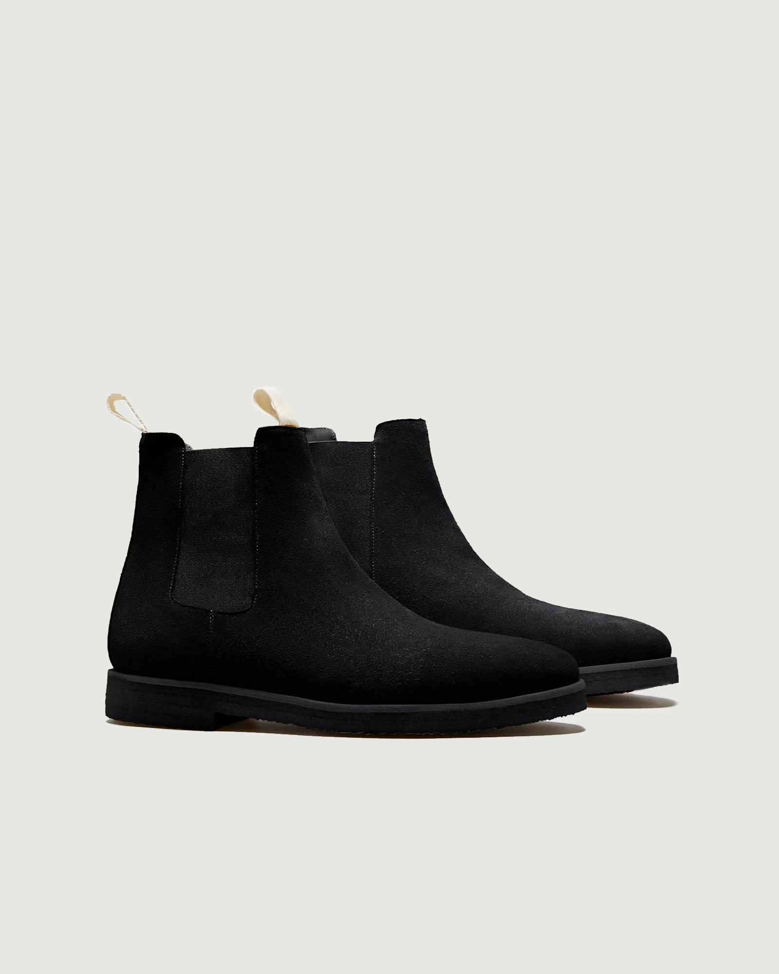 fitness freaks Flat Chelsea Boot | Black Suede