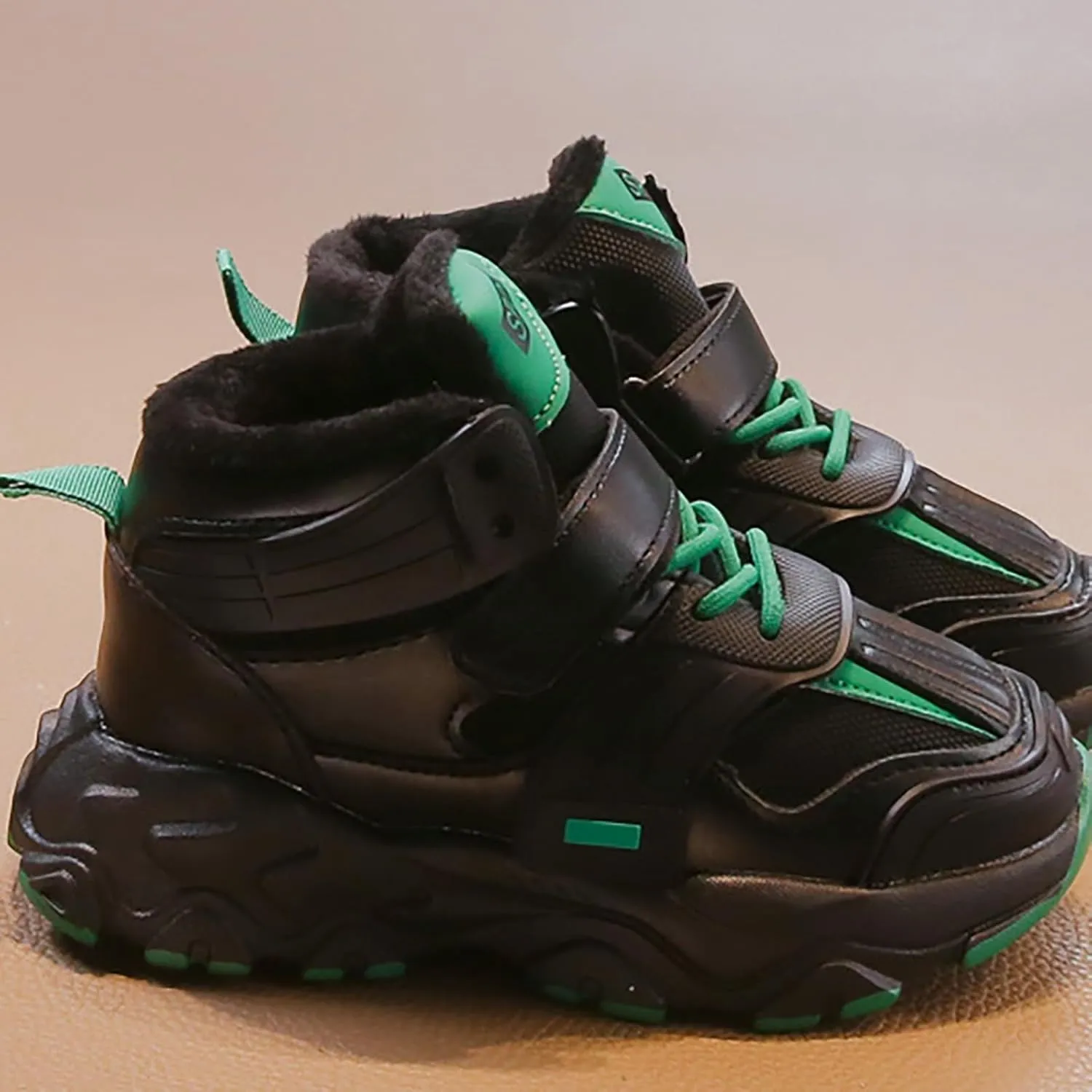 Childrens Chunky Sole Sneaker Fuzzy Lined Hook and Loops Fashion Non Slip Running Shoes Outdoor Boys Kids Warm Comfy