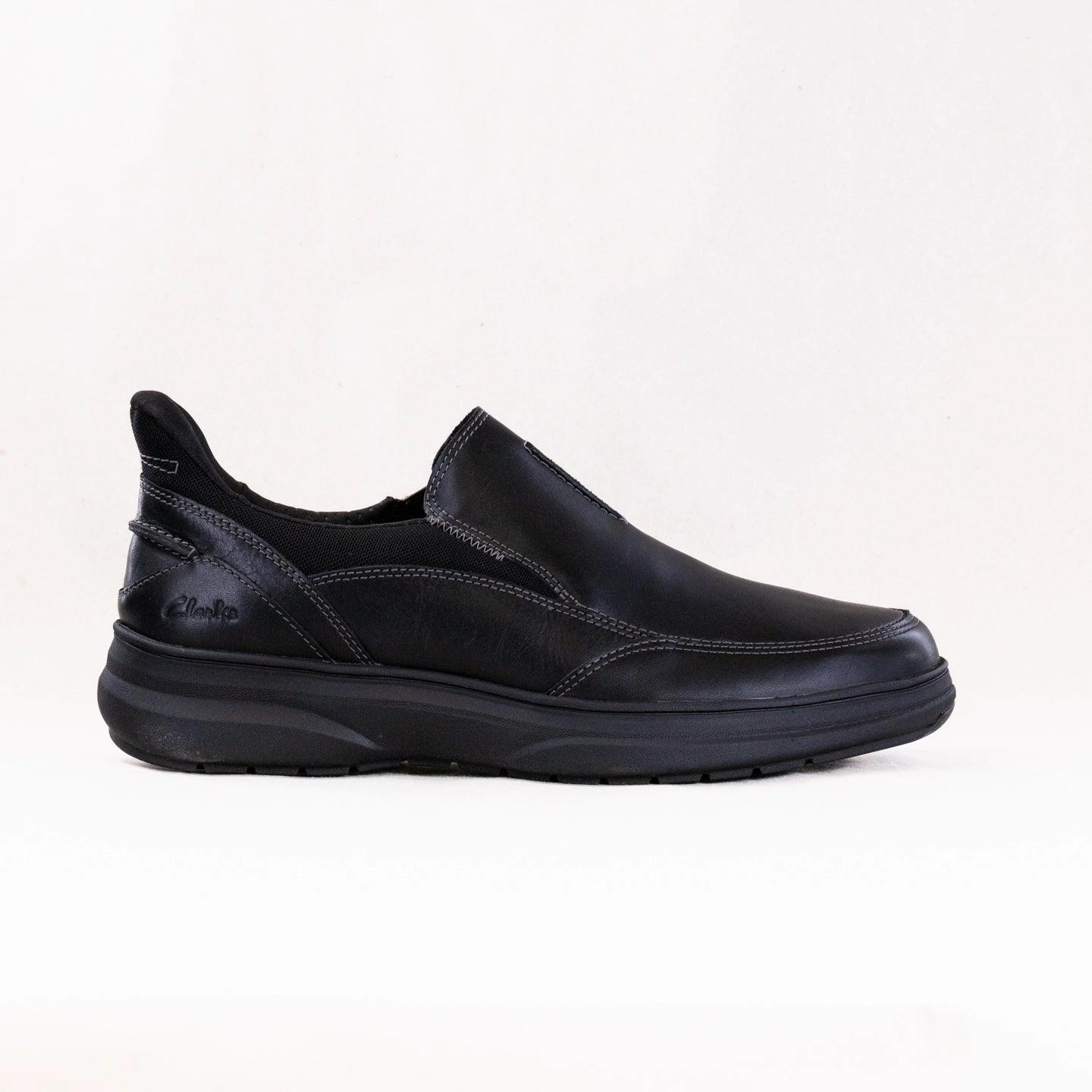 Clarks Mullen Step (Men's) - Black Leather Minimalist Look Comfortable walking shoes