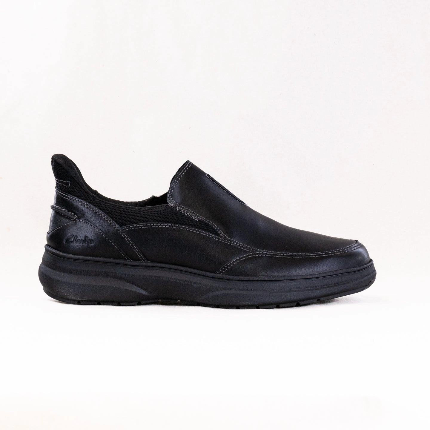 Rugged Comfort Clarks Mullen Step (Men's) - Black Leather