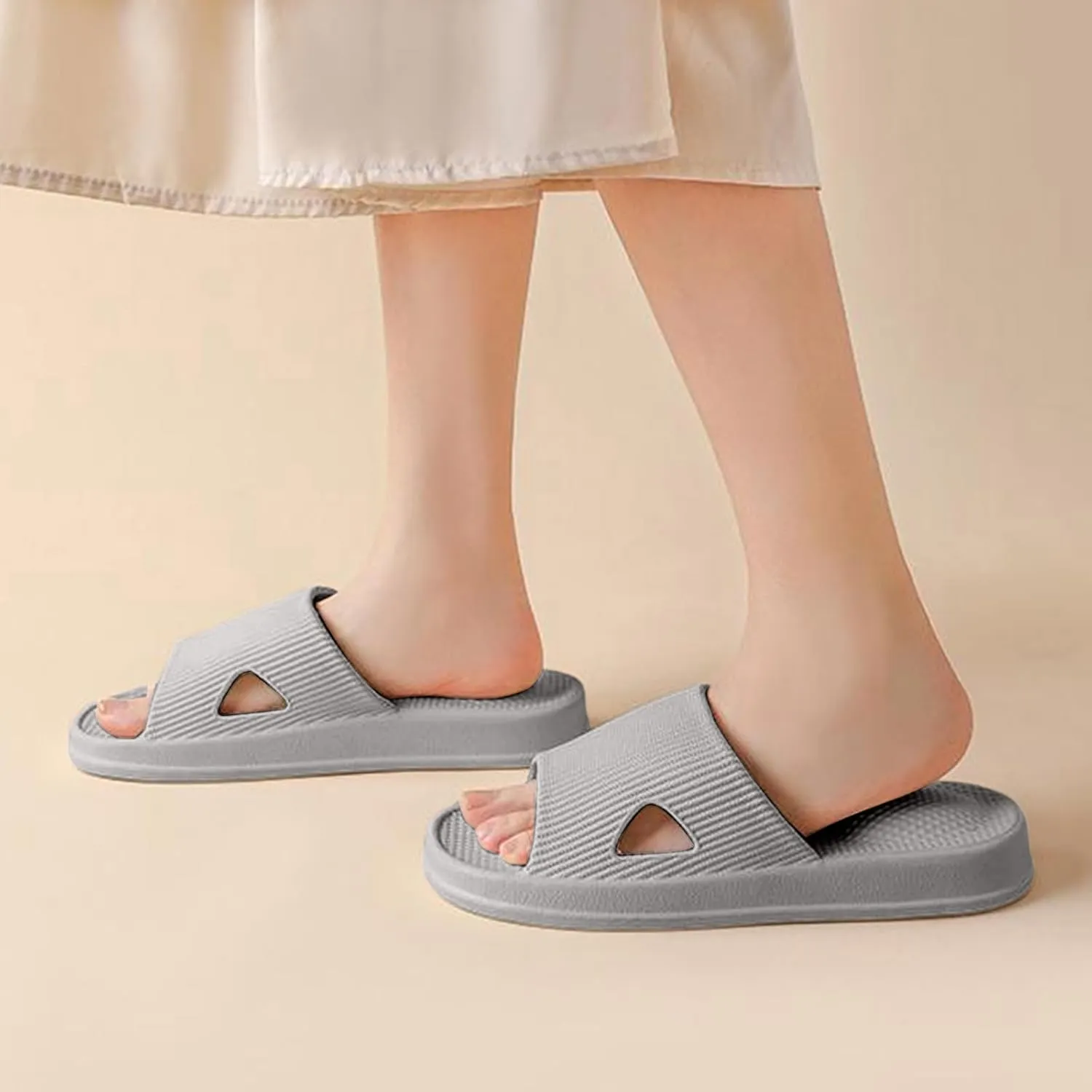 Cloud Slippers for Men Womens Slides Bathroom Slippers Men Slides for Women Living Room Indoor Outdoor Gym