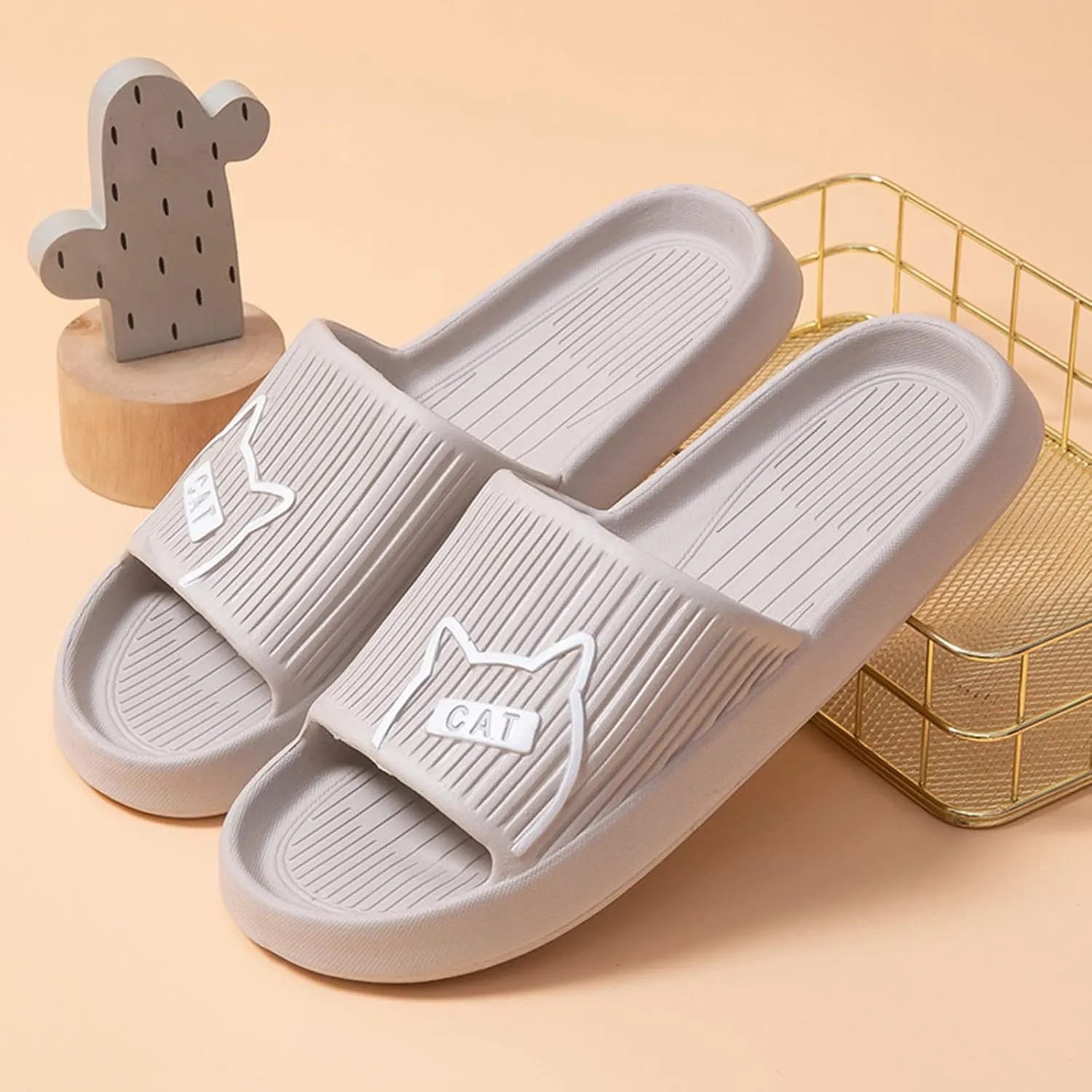 Cloud Slippers for Men Womens Slides Slides for Men Women Comfortable Gym Non Slip Slippers