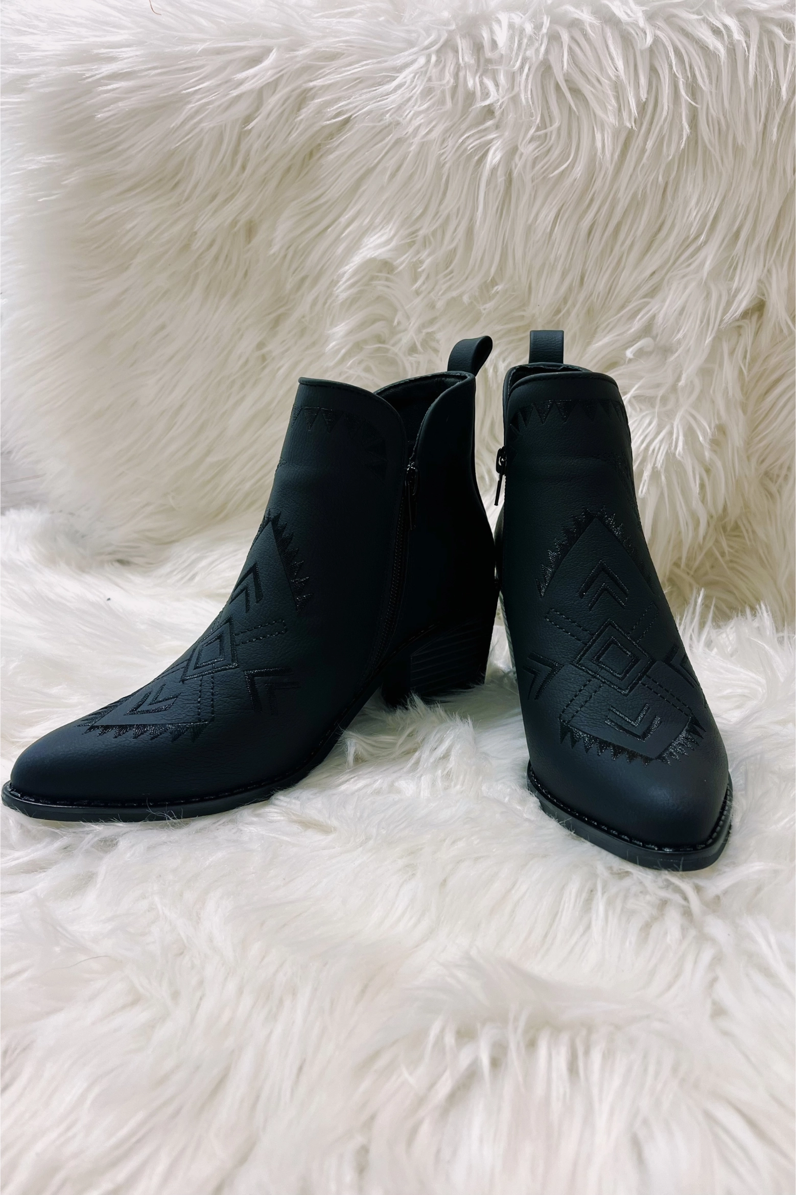most triathletes - specific benefits Come On Over Bootie in Black