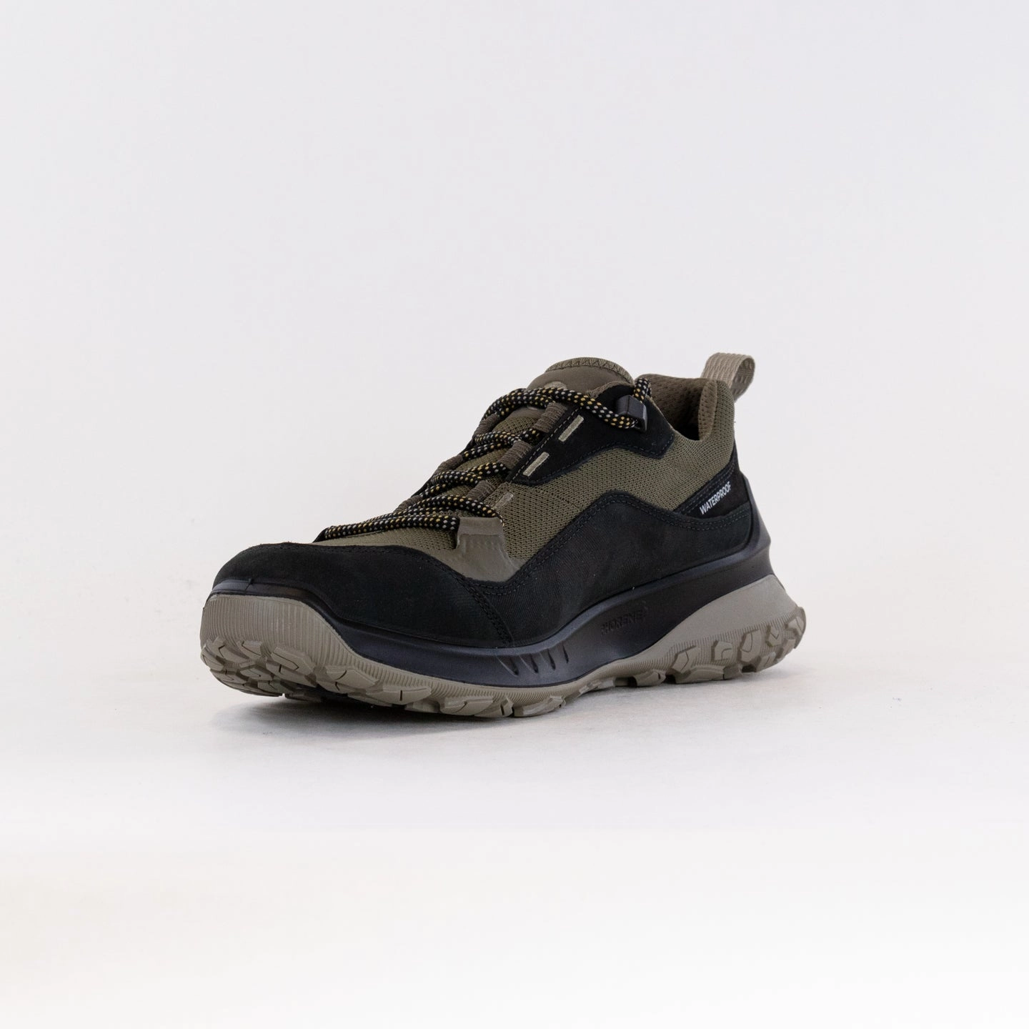 Durable Stitching Technique ECCO ULT-TRN Waterproof Low (Men's) - Black/Tarmac