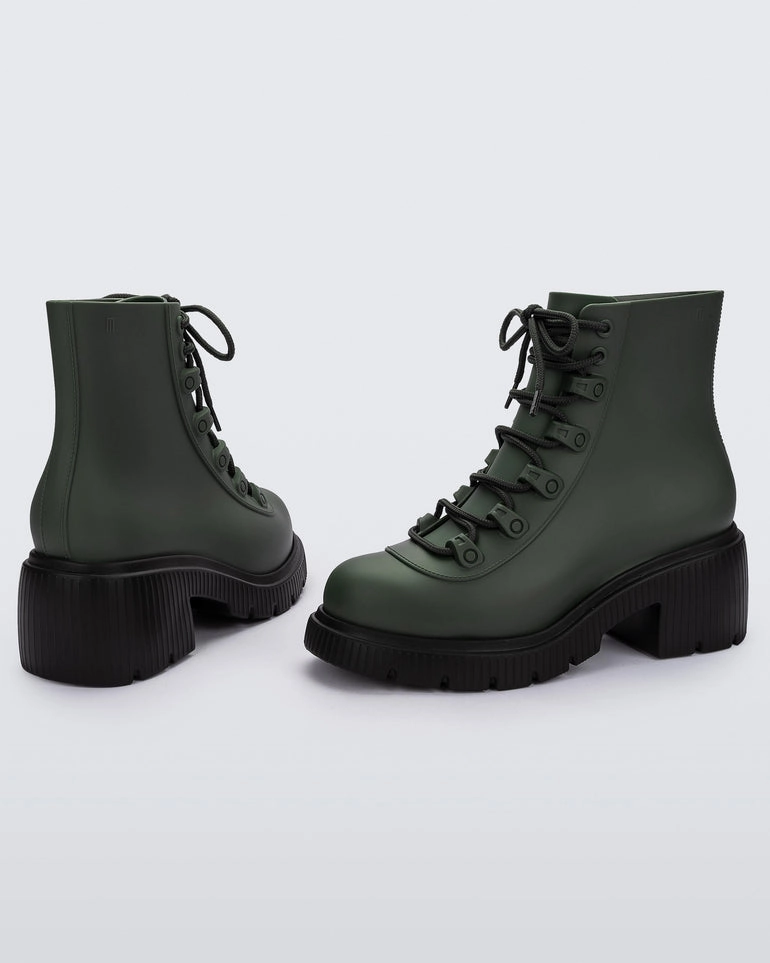 travel - style Impact Resistant Toe Cap Cosmo Boot - Green/Black