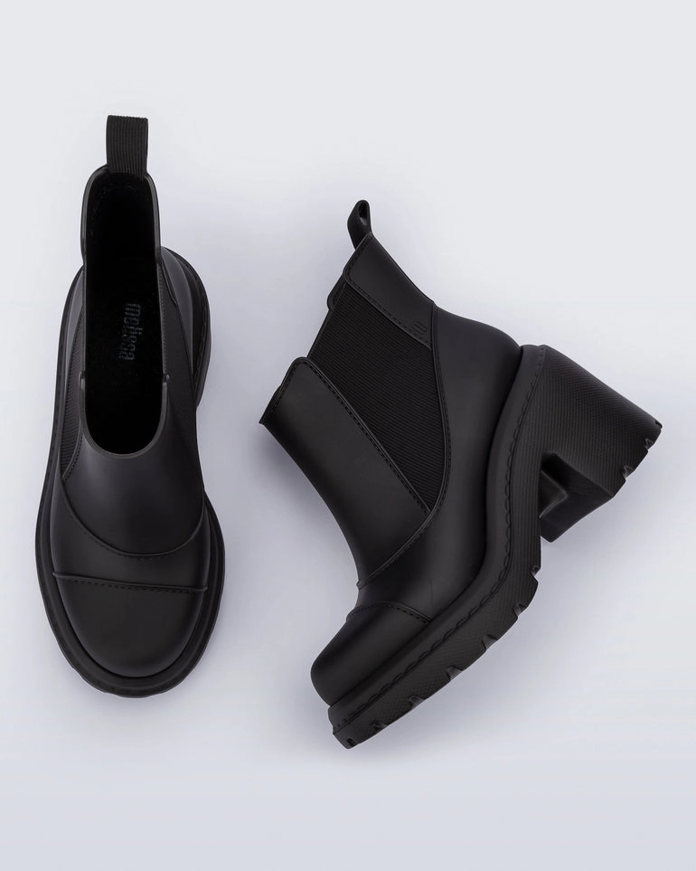 basketball players' support Pointed - toe Courtney Boot - Black