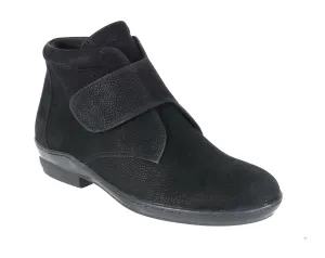 Cushioned Heel Counter MESA-Black | David Tate Lace Lock Technology Adaptive piece MESA-Black | David Tate