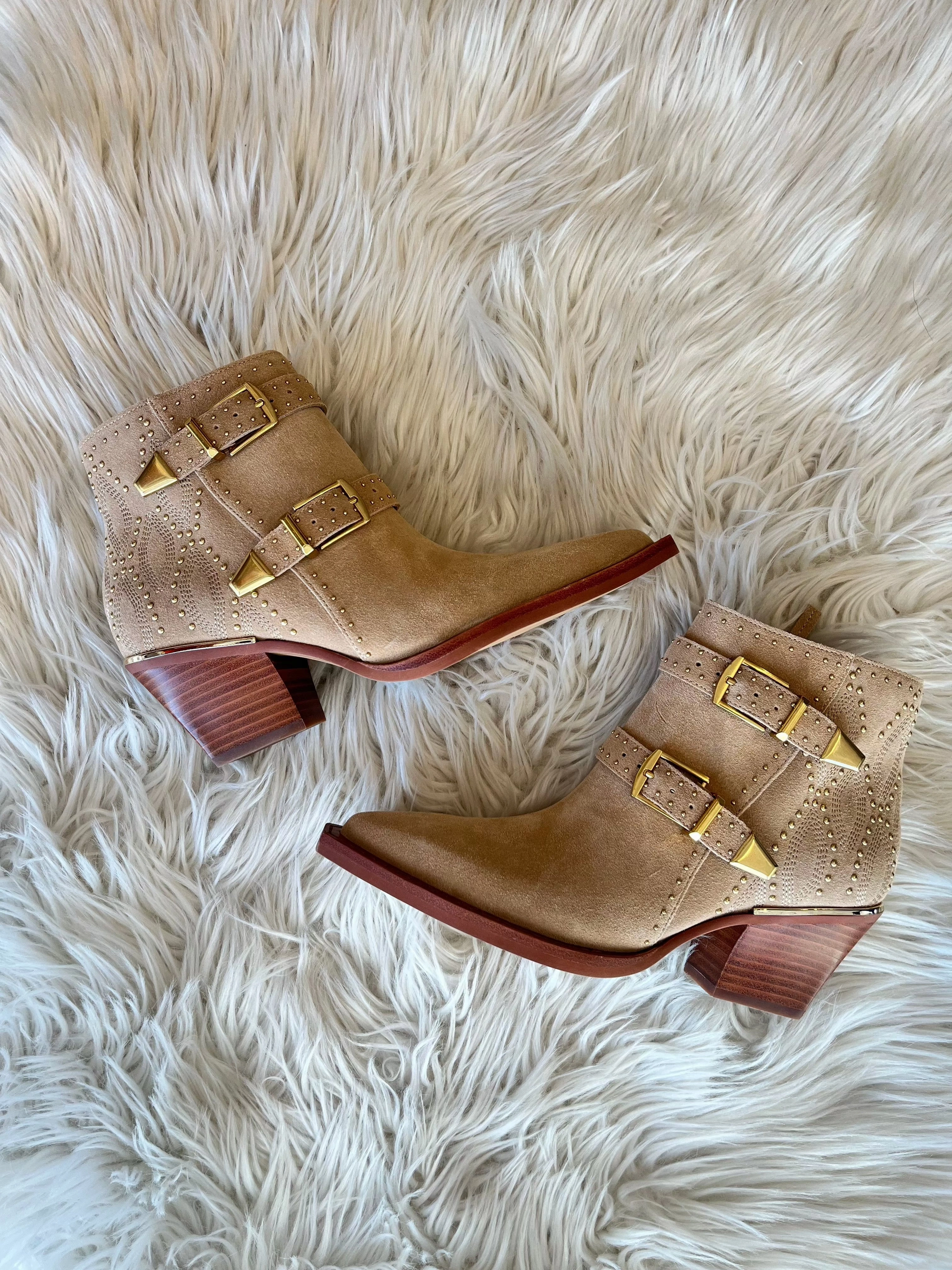 Dolce Vita Ronnie Boots Heel Design Relaxed Vibe