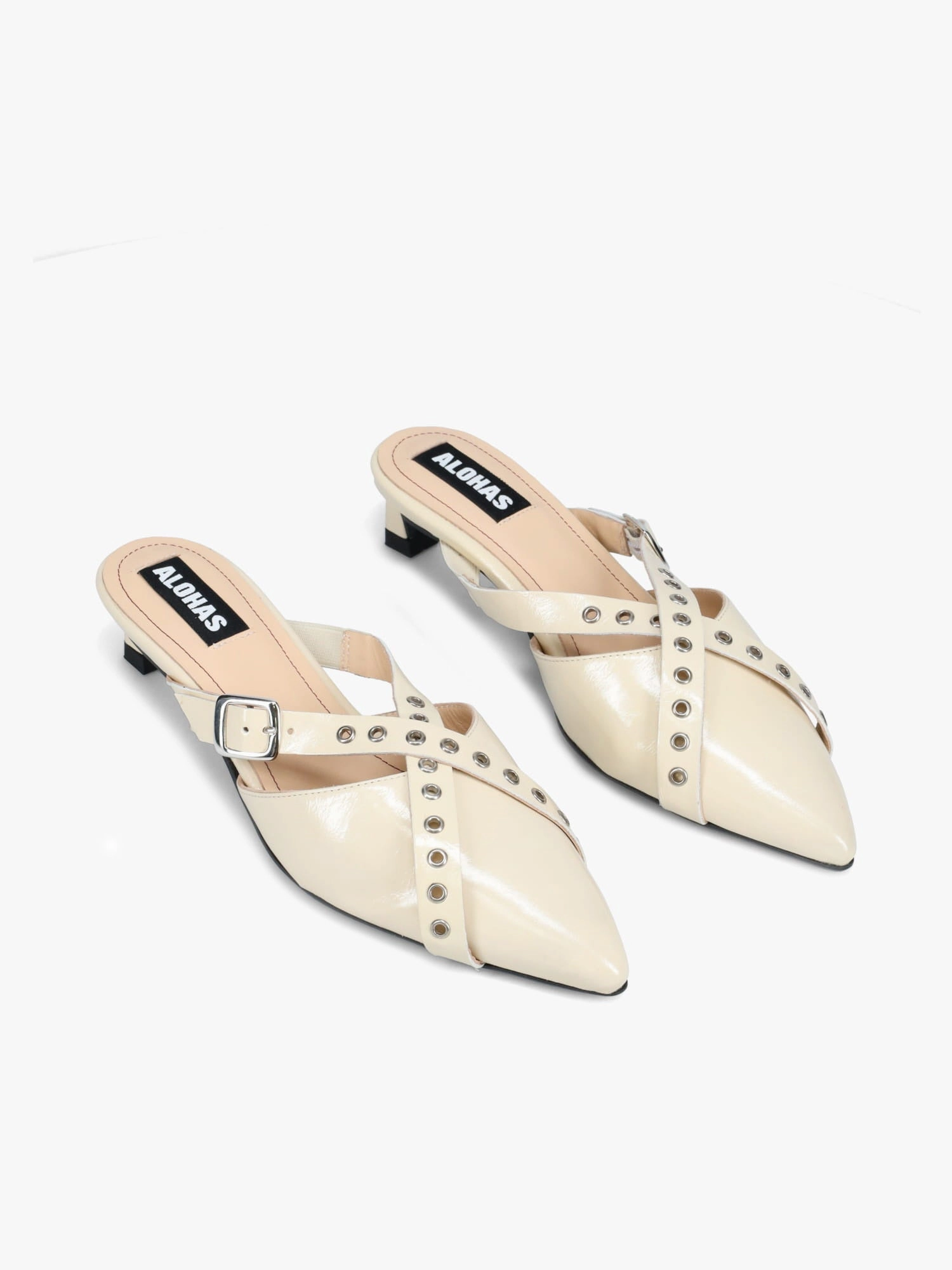 Zyra Cream Leather Outdoor Footwear