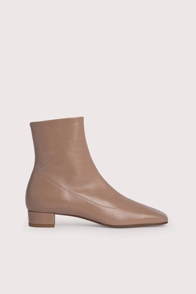 Este Boot Nude Leather Silicone Grip Technology Tailored ease Textured Grip Pattern Este Boot Nude Leather