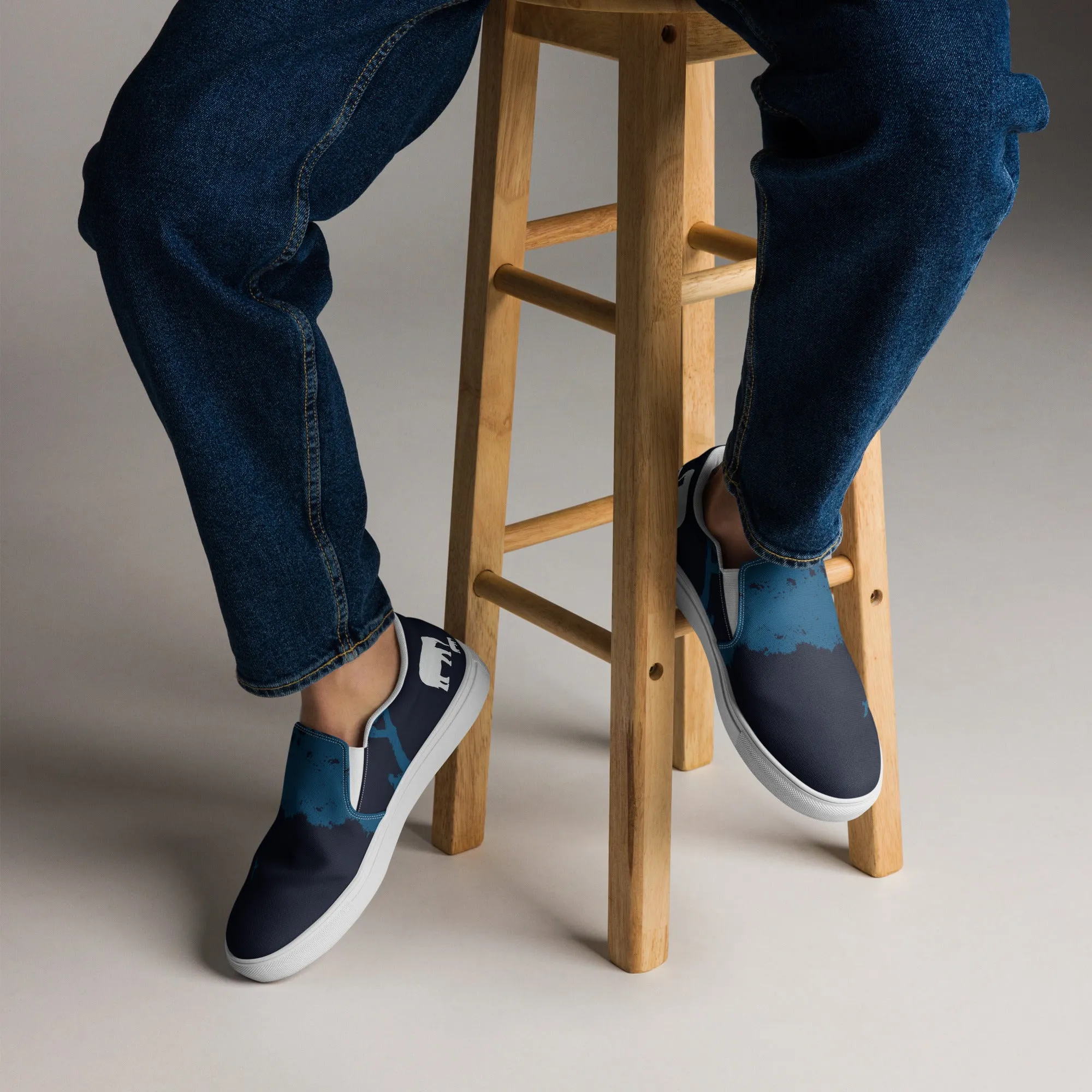 FAMILY Men’s Slip-On Canvas Shoes