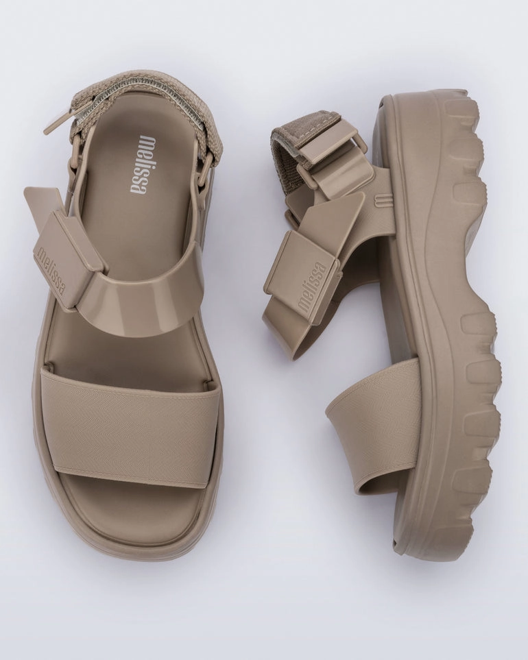 Kick Off Sandal - Beige perforated design