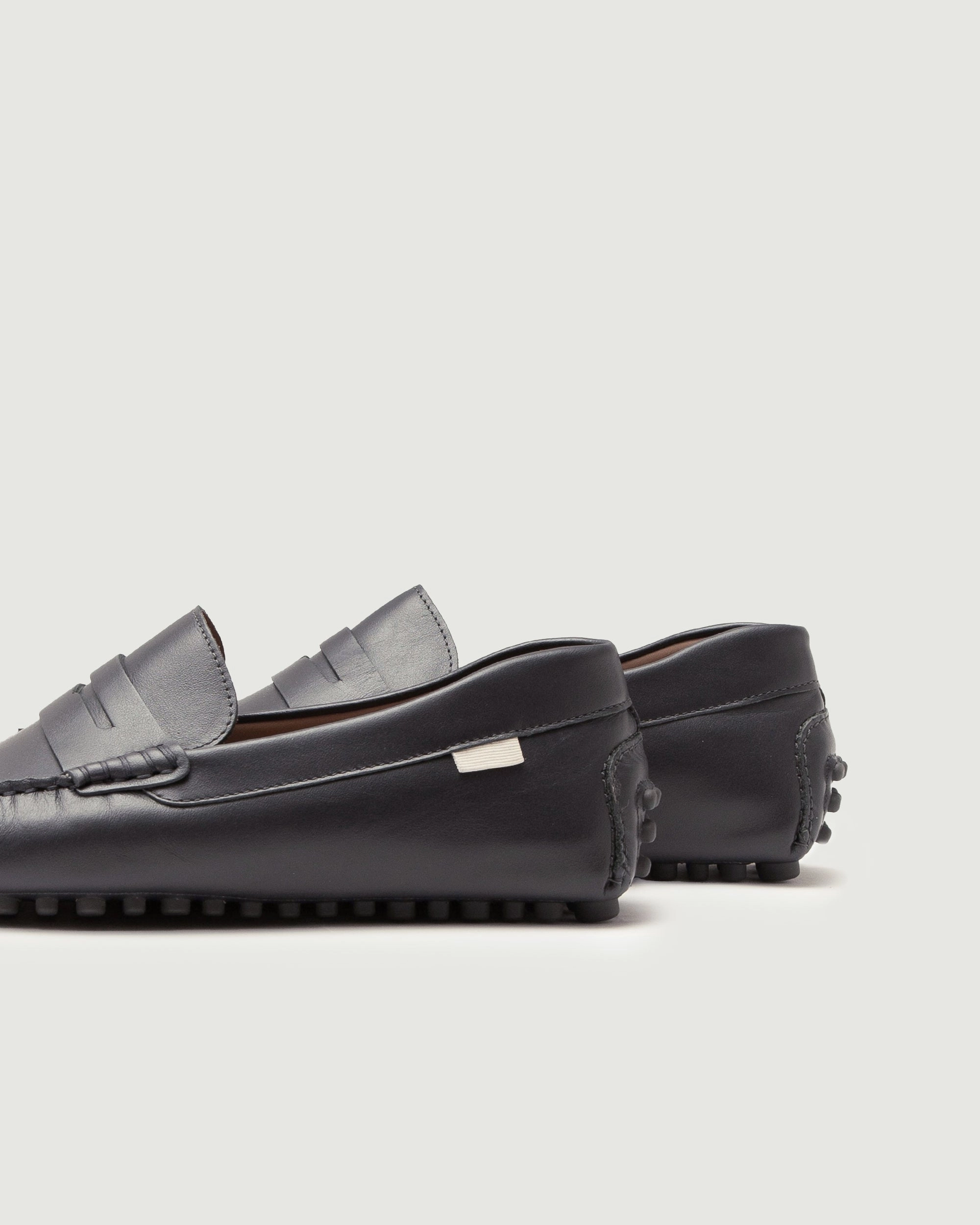 Adjustable Strap most stylish Driver | Charcoal Leather