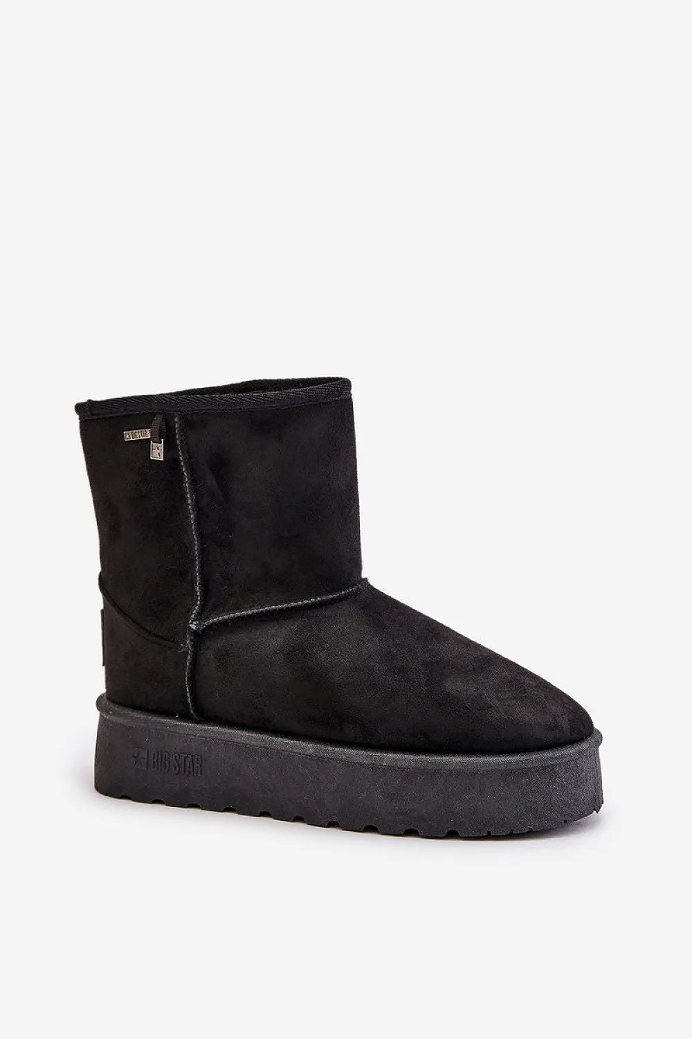 Fashionable soft fur snow boots