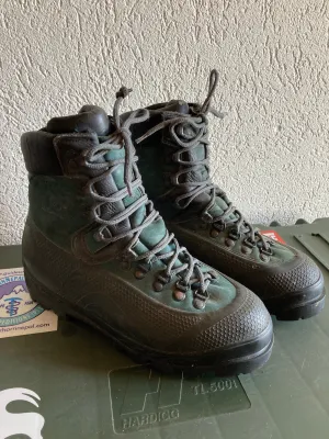 Footwear, Scarpa Mountaineering Boots, 42.5 (Used)