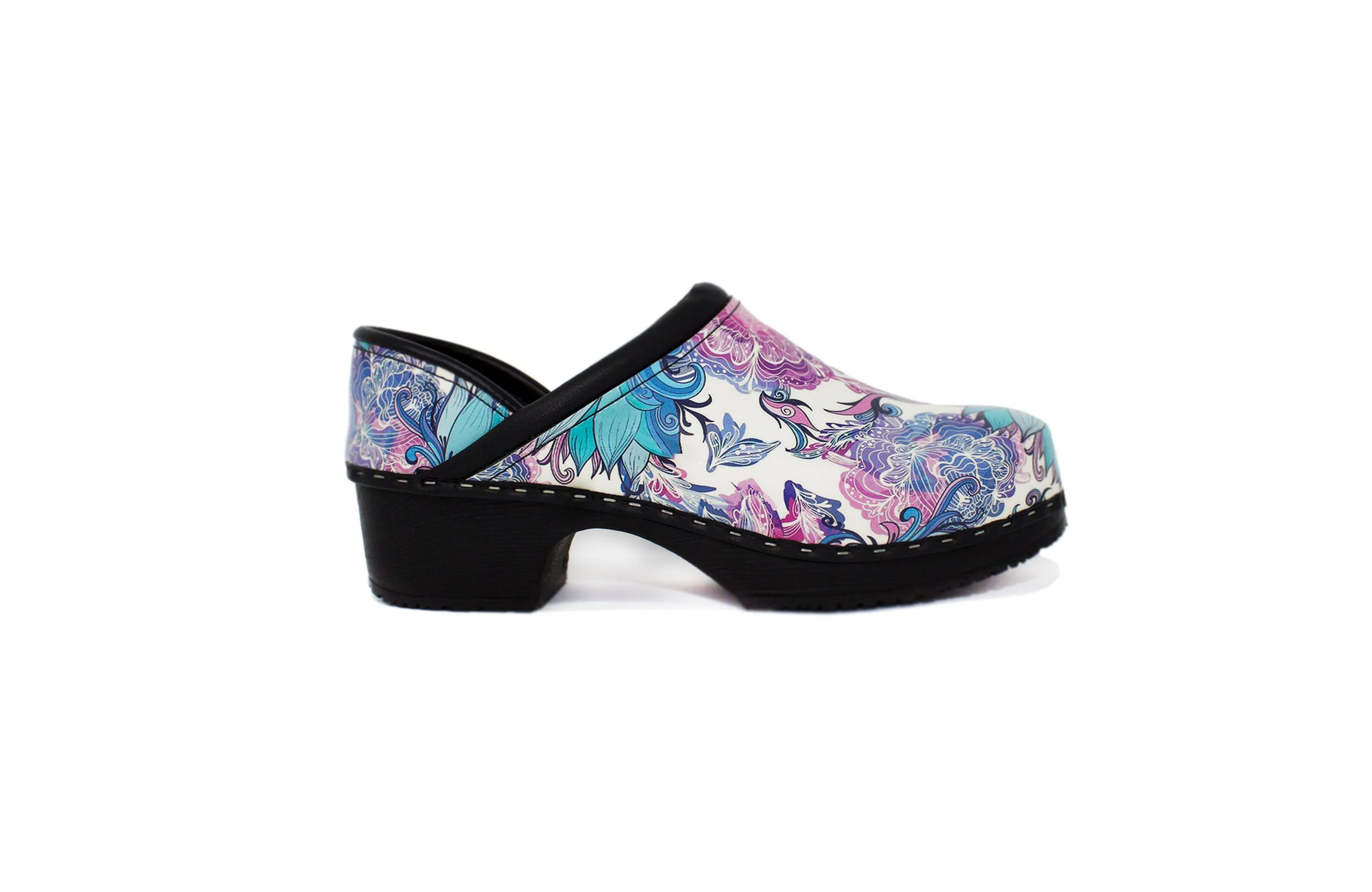 FULL BACK NURSE CLOGS BY C&C SWEDEN