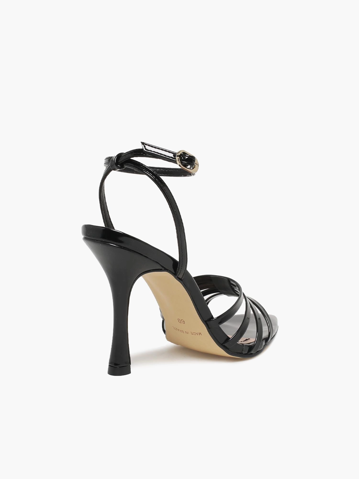 Fashion-Forward Design Functional Geraldine Preto Verniz