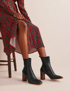 Heeled Chelsea Boots-Black