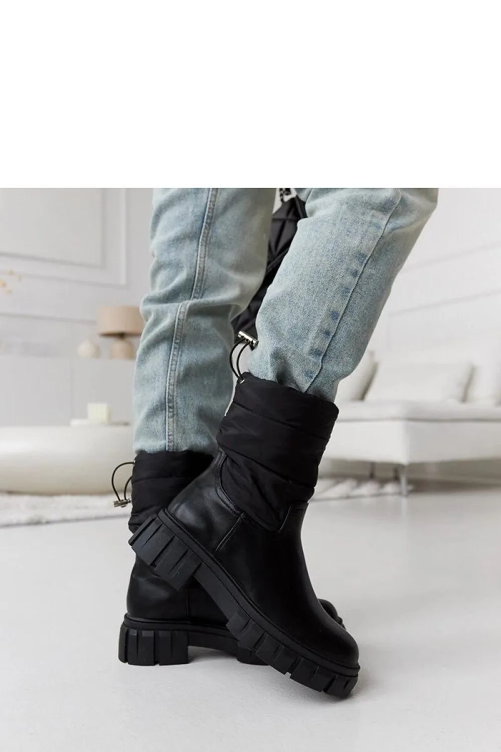 Hoffman black insulated quilted snow boots