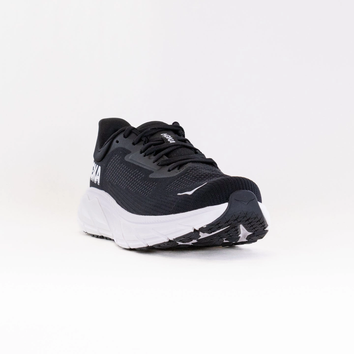 Hoka Arahi 7 Wide (Men's) - Black/White Flexible Build Odor Control Technology