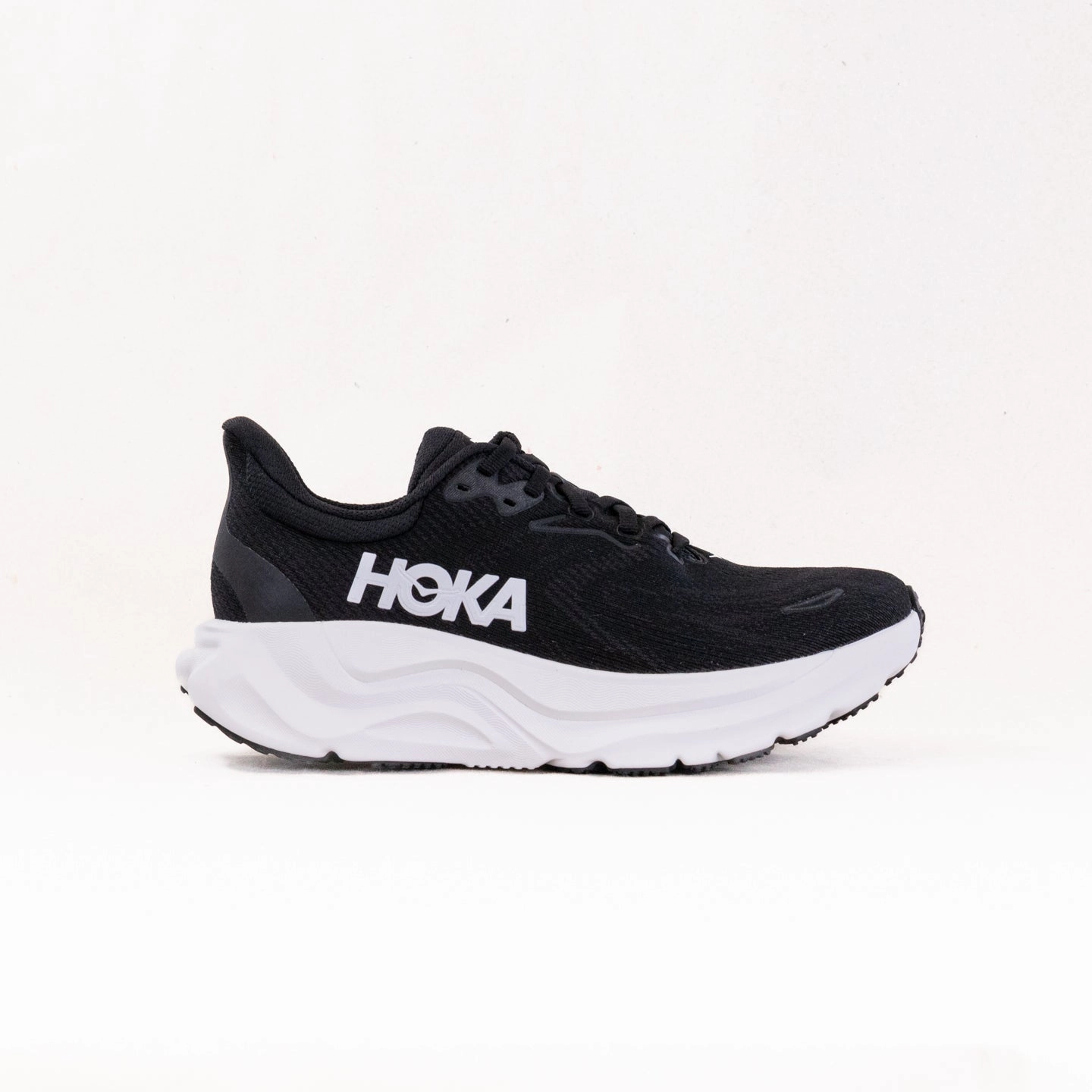 Hoka Arahi 8 (Men's) - Black/White Comfortable ankle