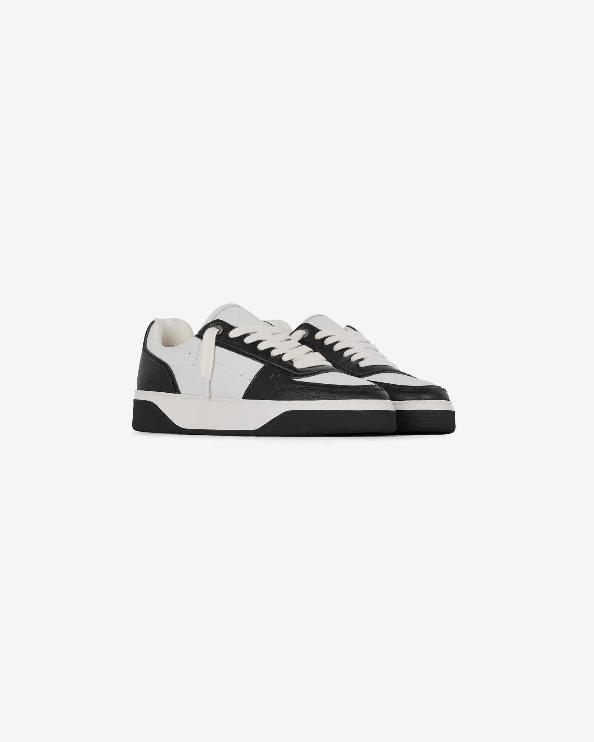 Initial Sneaker - Leather - Black Vintage White vital