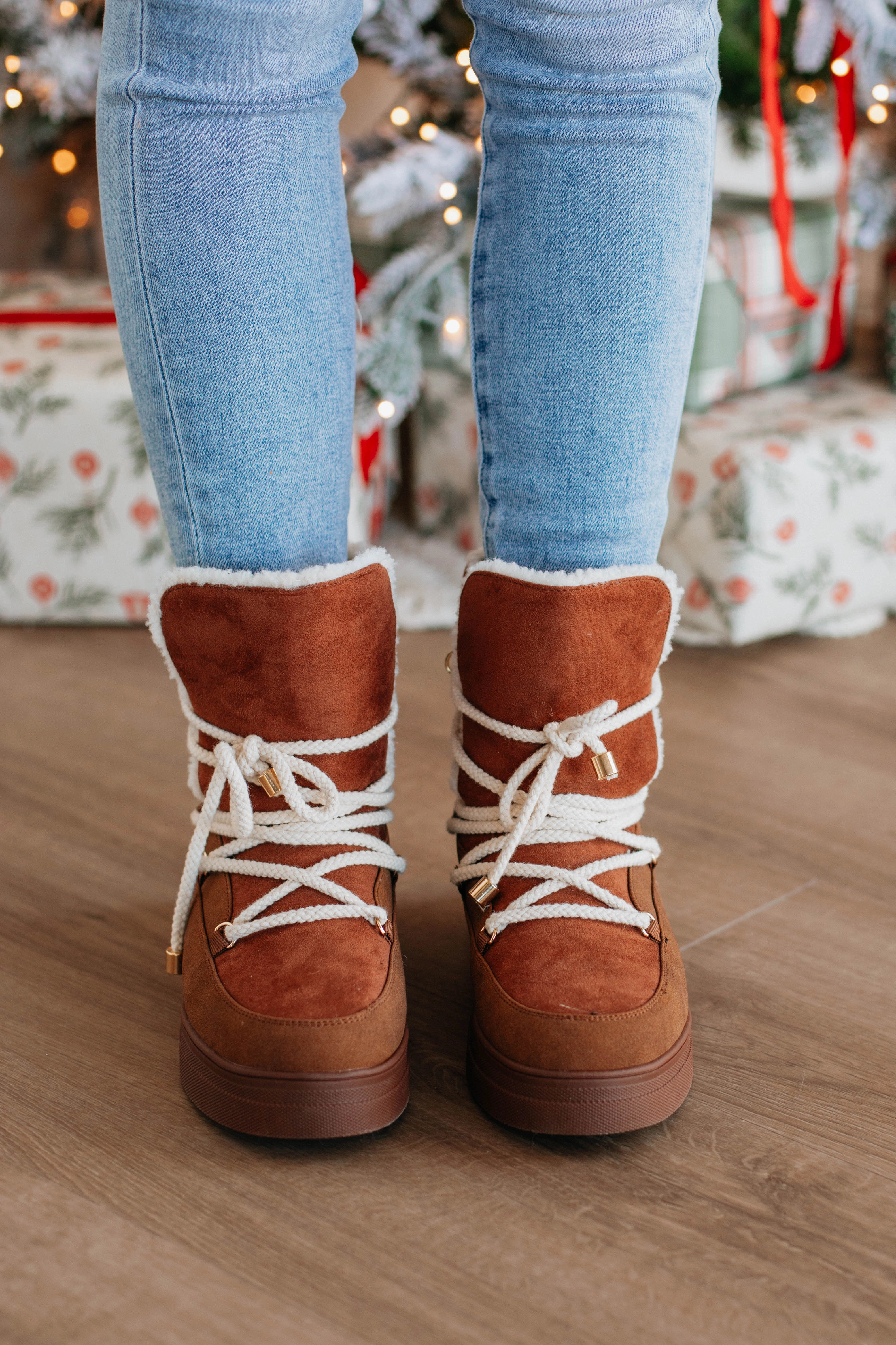 Keep Me Toasty Boots Adjustable Straps