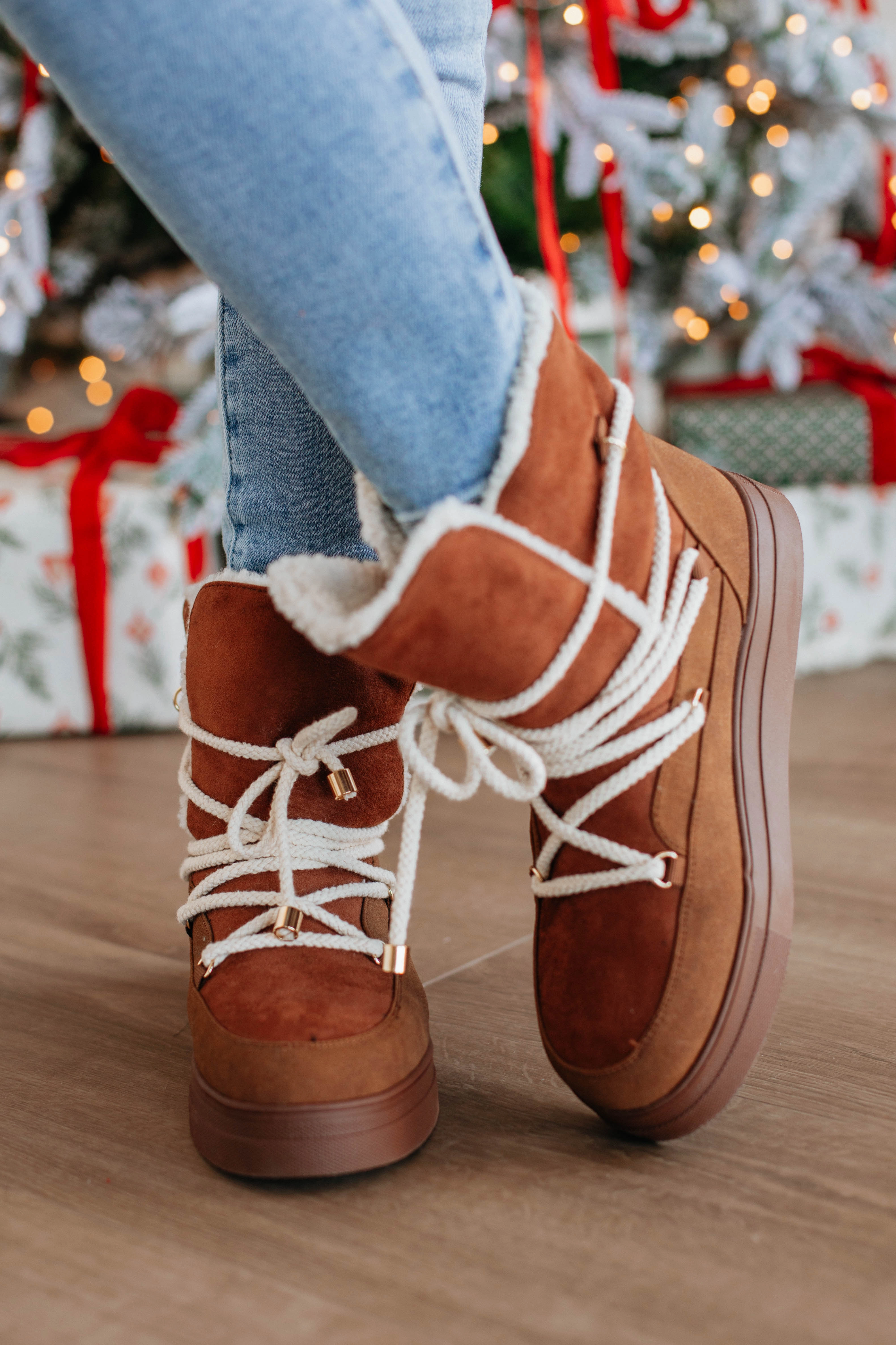 Padded Collar Support Slip Resistant Traction Keep Me Toasty Boots