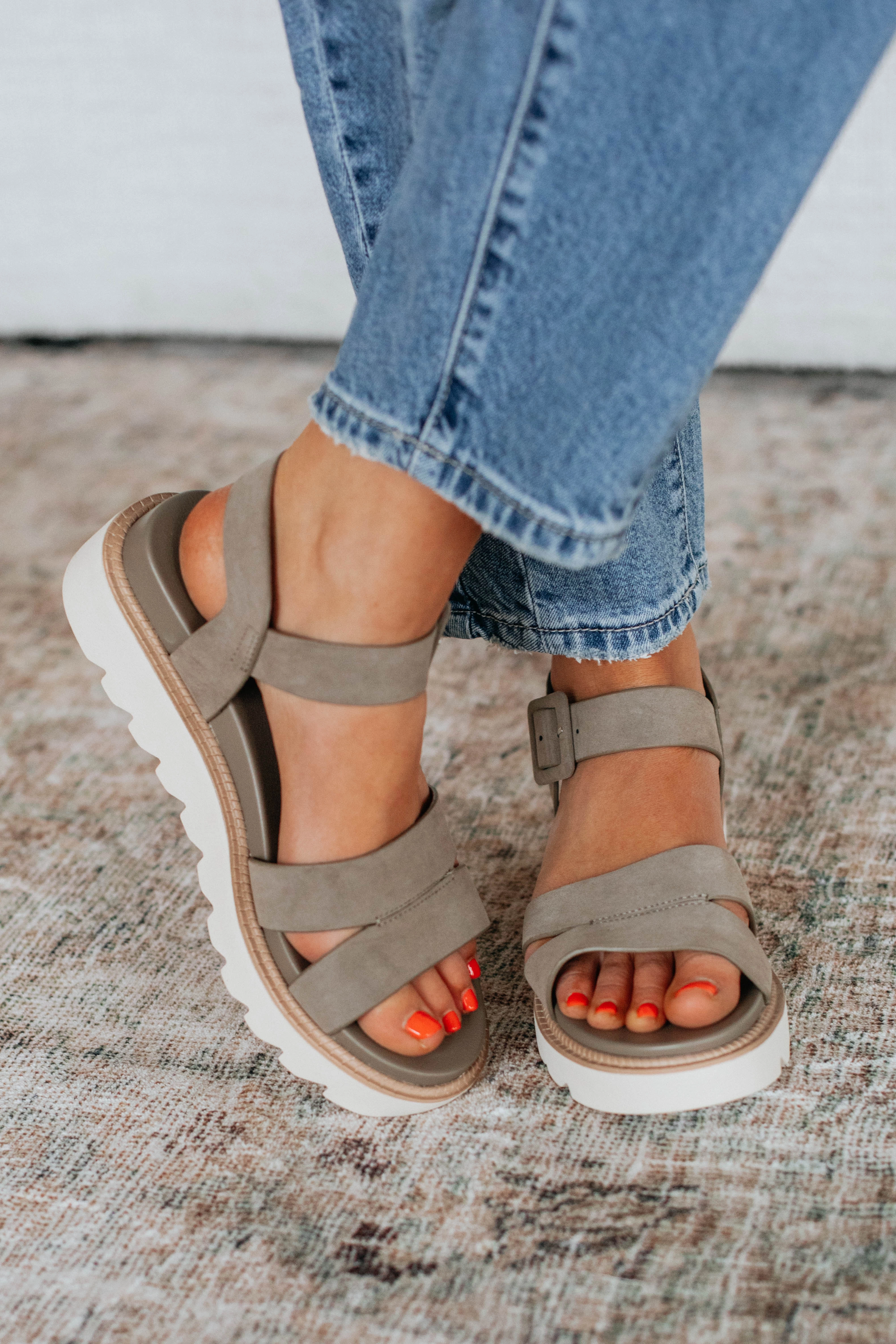 What To Expect Sandals Desert Cool Dual Density Foam Layers