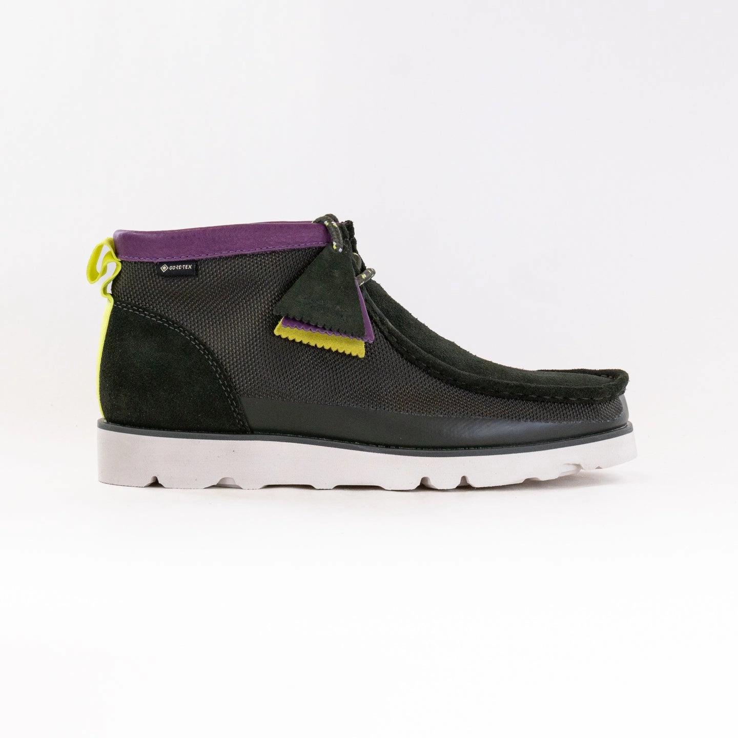 Clarks Originals Wallabee 2.0 Gore-Tex? Waterproof Boot (Men's) - Olive Unisex Design Hill Stroll