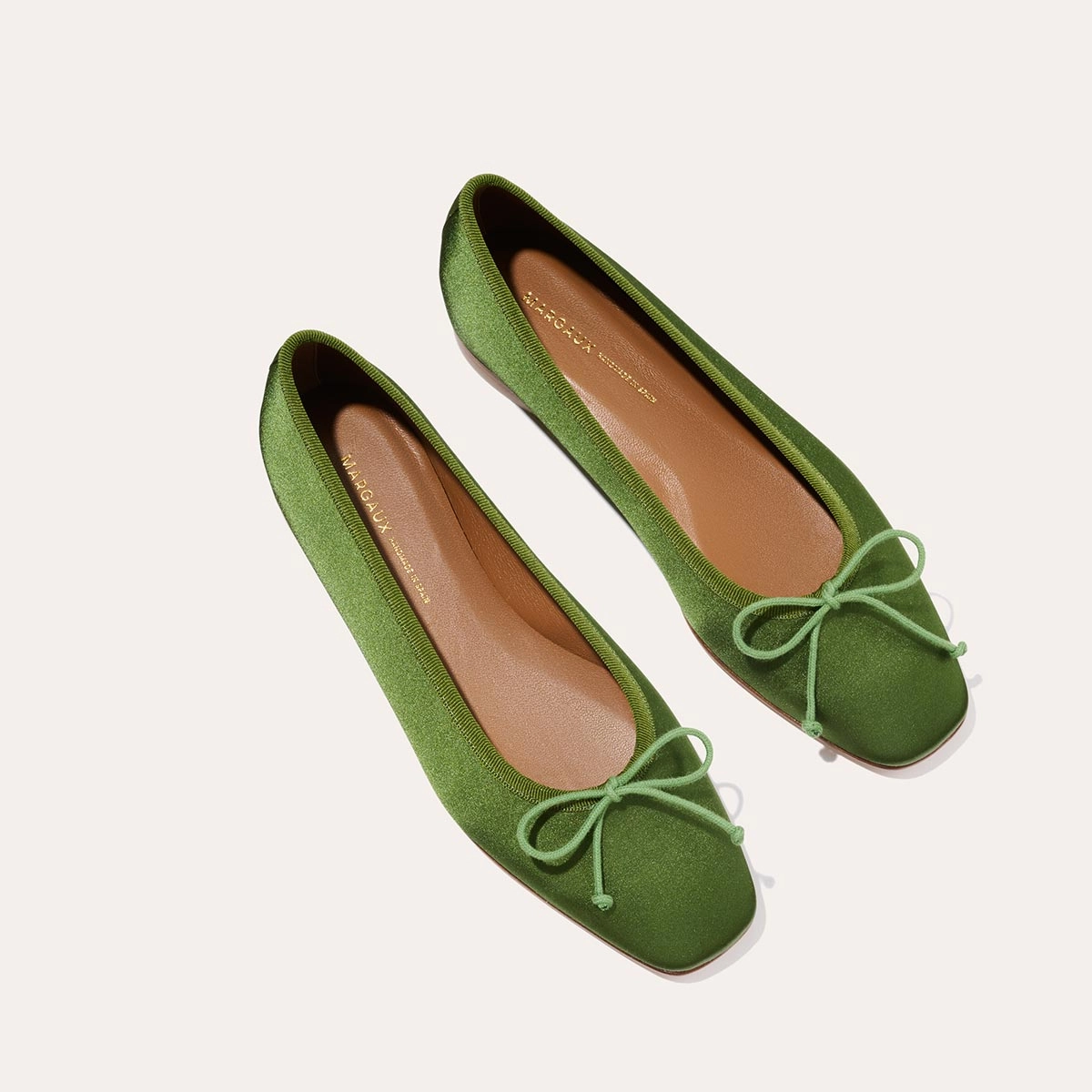 Reunion Walk The Fonteyn - Forest Satin