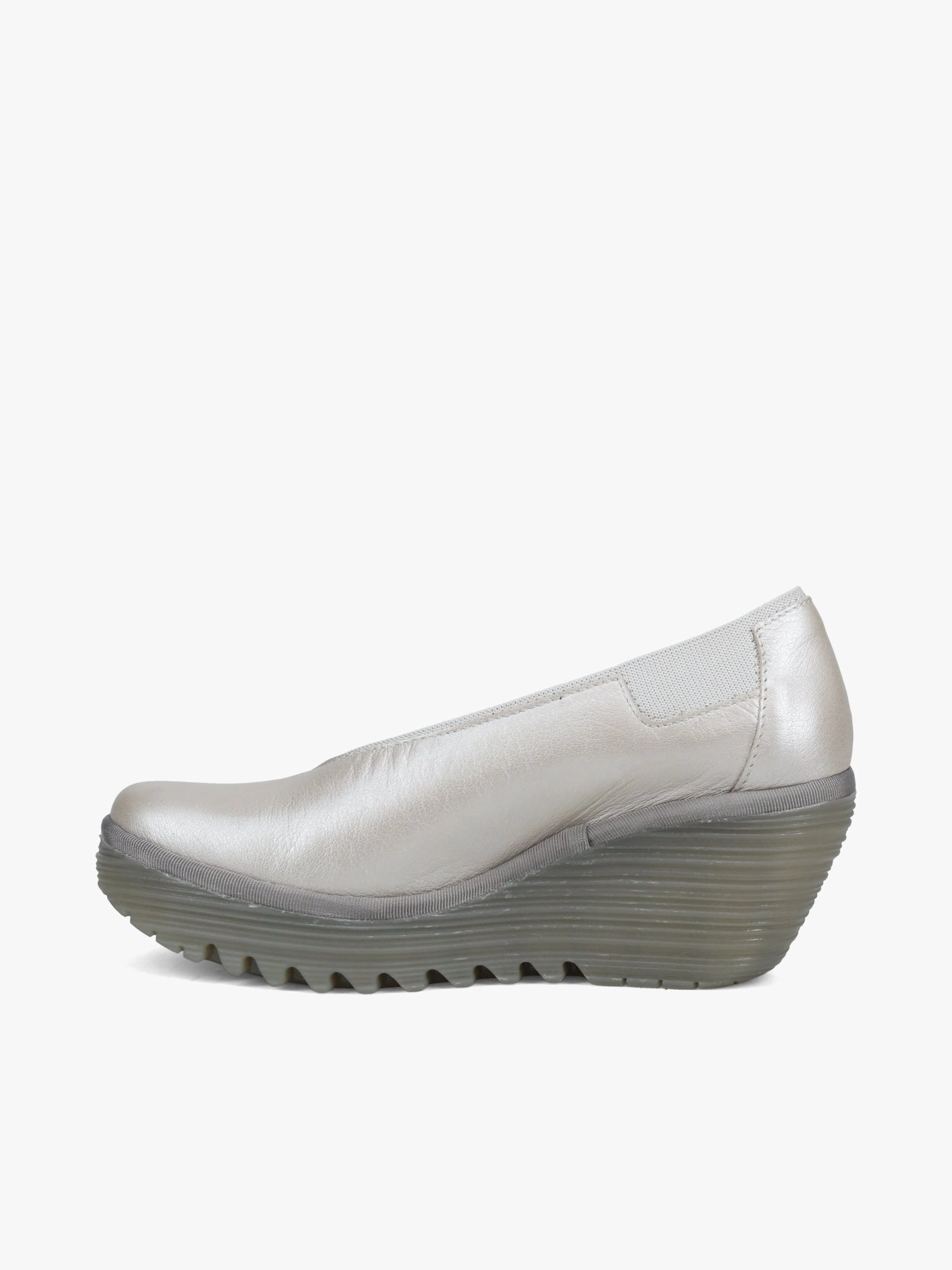 Yoza 438 Fly Silver Leather Solid Hold Airy Touch