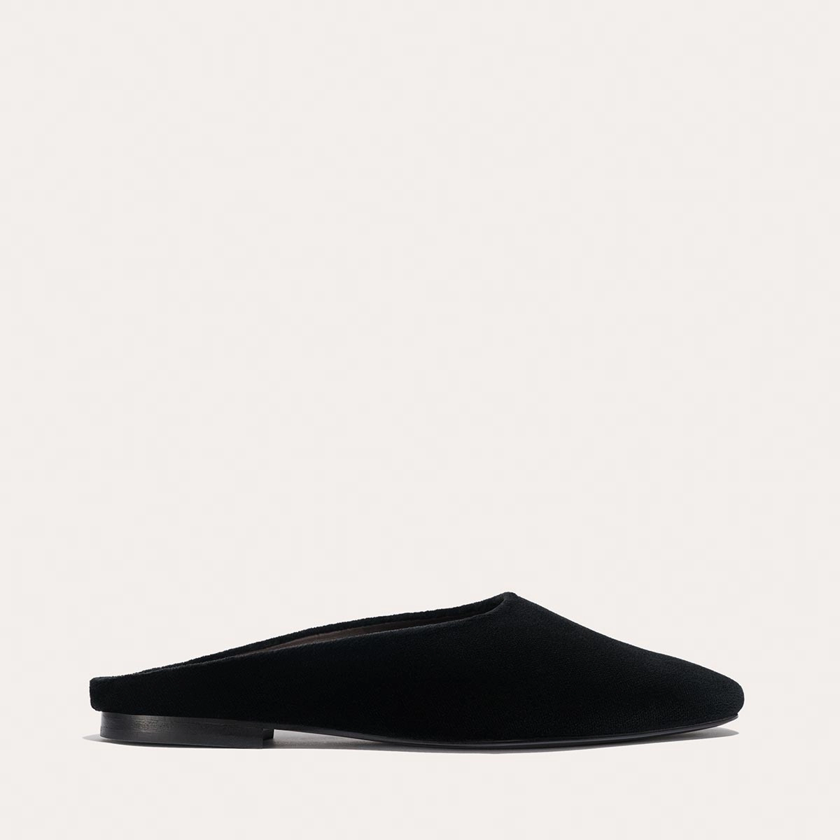Low Profile Cushioning Alex Mill x Margaux: The Clara - Black Velvet Modern Movement