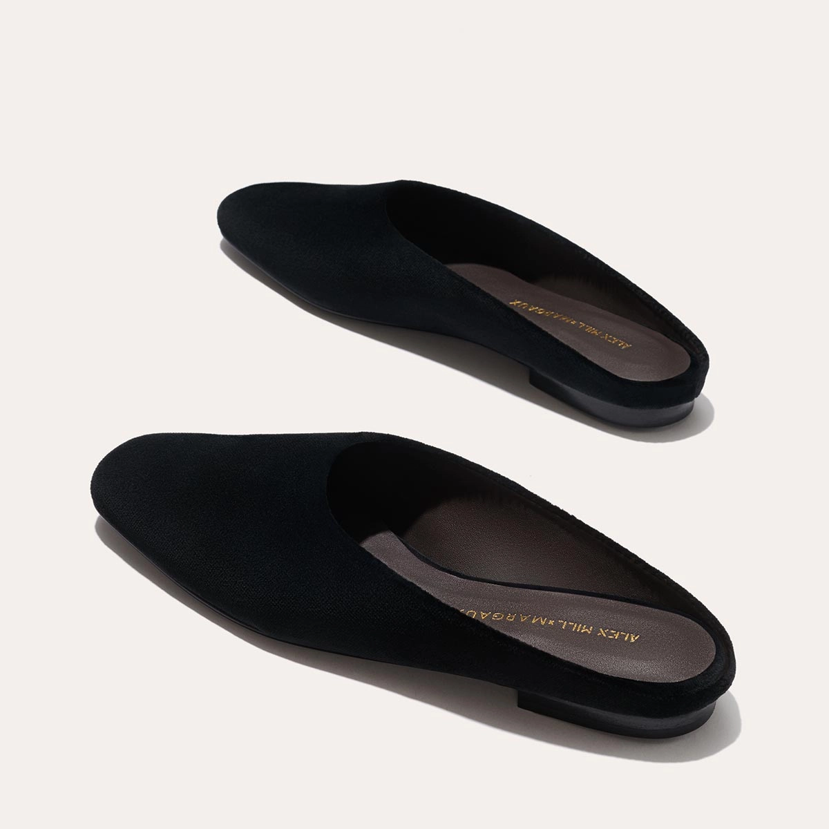 Work Routine Low Profile Cushioning Alex Mill x Margaux: The Clara - Black Velvet